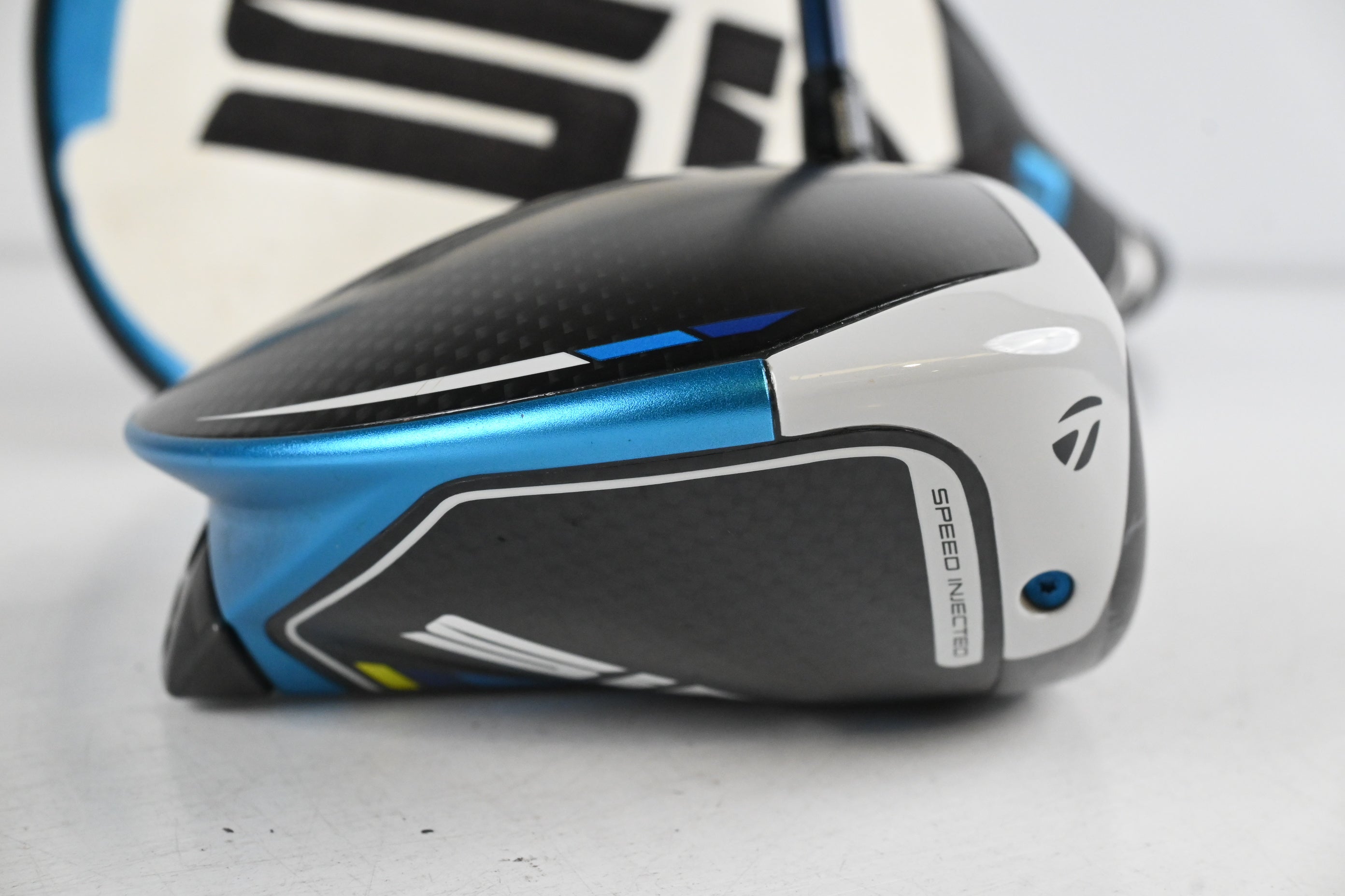Taylormade SIM2 Max Driver / 10.5 Degree / Regular Flex Ventus Blue 5 Shaft