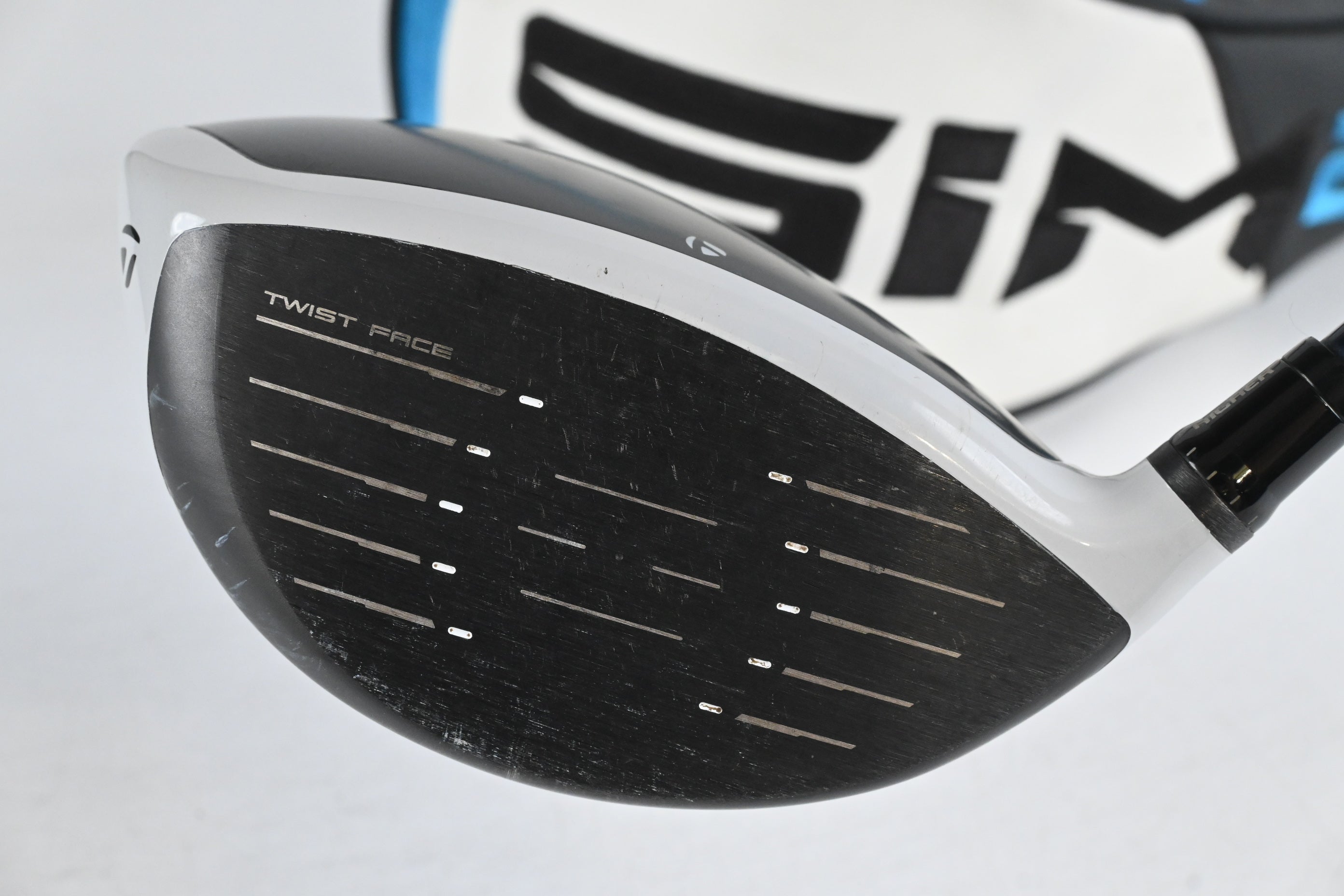 Taylormade SIM2 Max Driver / 10.5 Degree / Regular Flex Ventus Blue 5 Shaft