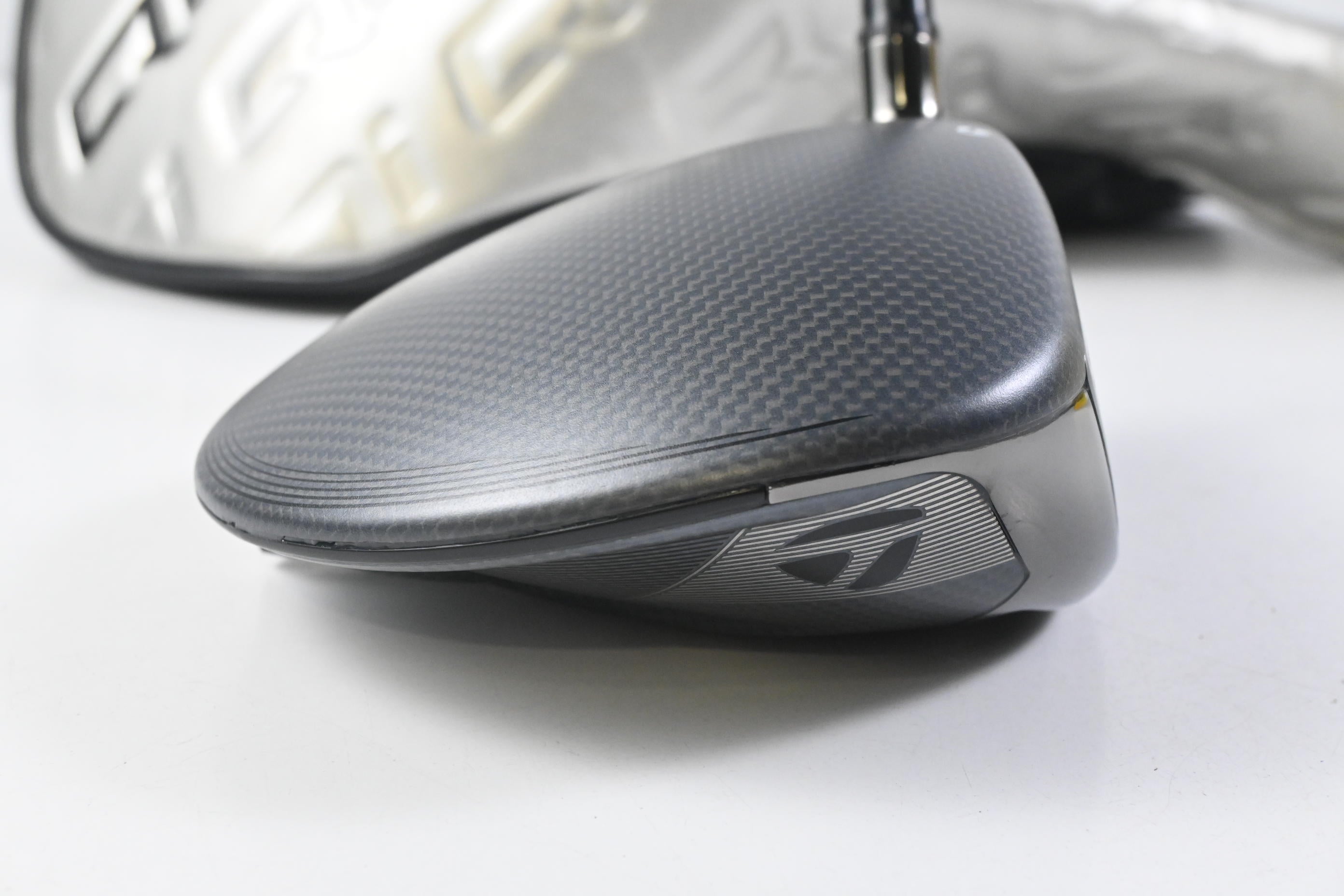 Taylormade Qi35 Max Driver / 10.5 Degree / Regular Flex Fujikura Ventus Blue 5