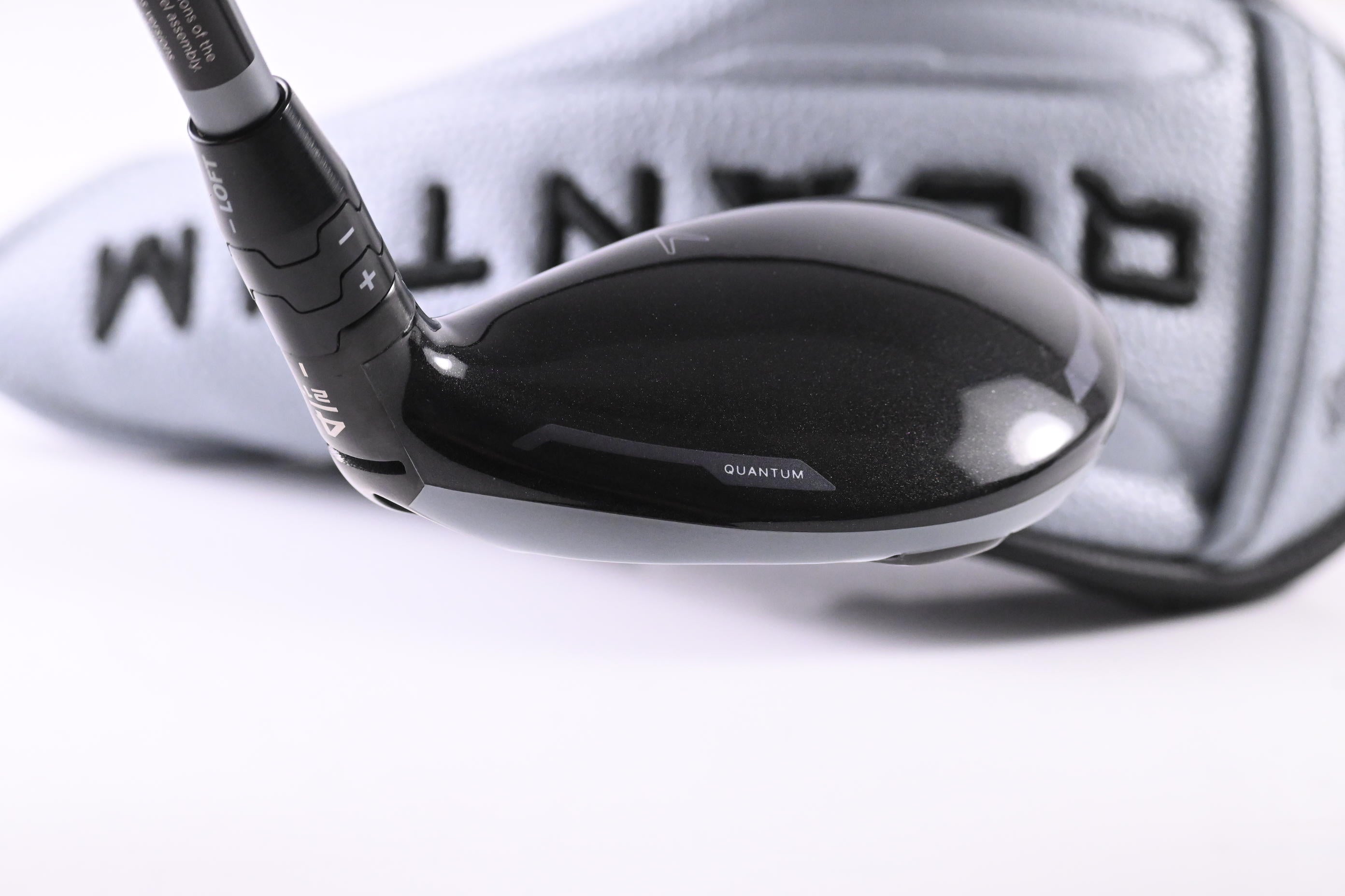 Callaway Quantum Max #4 Hybrid / 21 Degree / Stiff Flex Denali Frost Silver 70