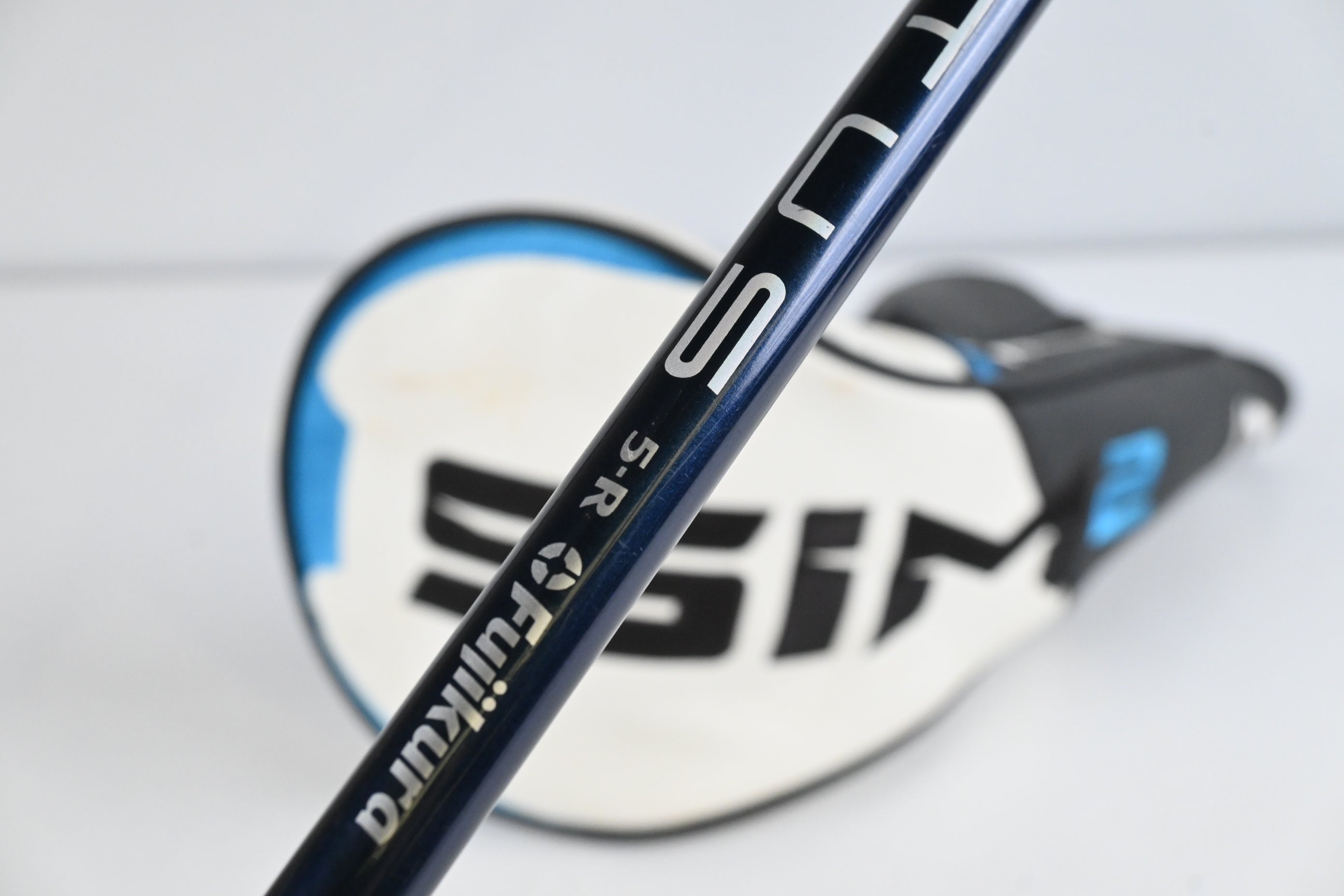 Taylormade SIM2 Max Driver / 10.5 Degree / Regular Flex Ventus Blue 5 Shaft
