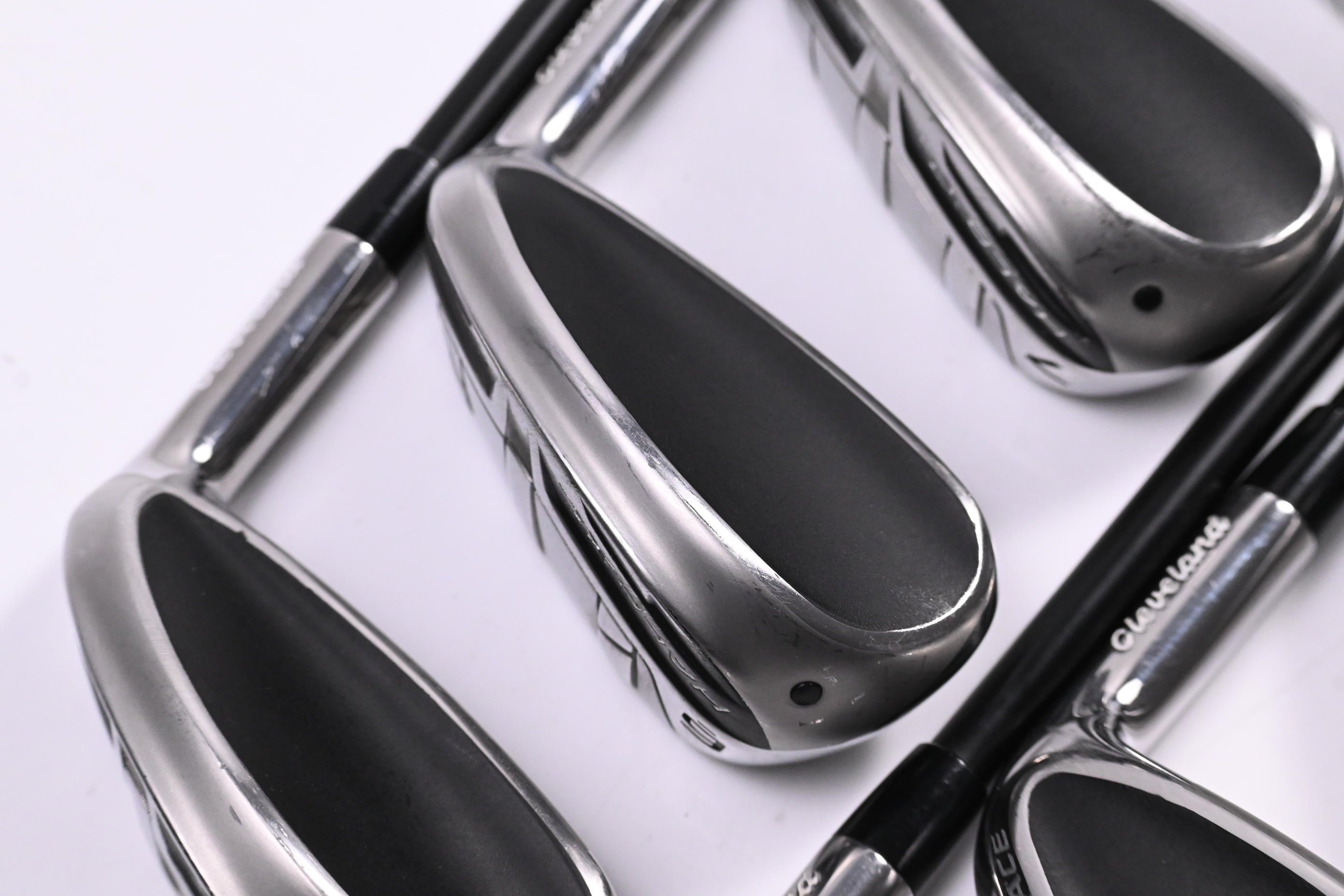 Cleveland Halo XL Full Face Irons / 5-PW+GW+SW / Regular Flex Helium Nanocore 60
