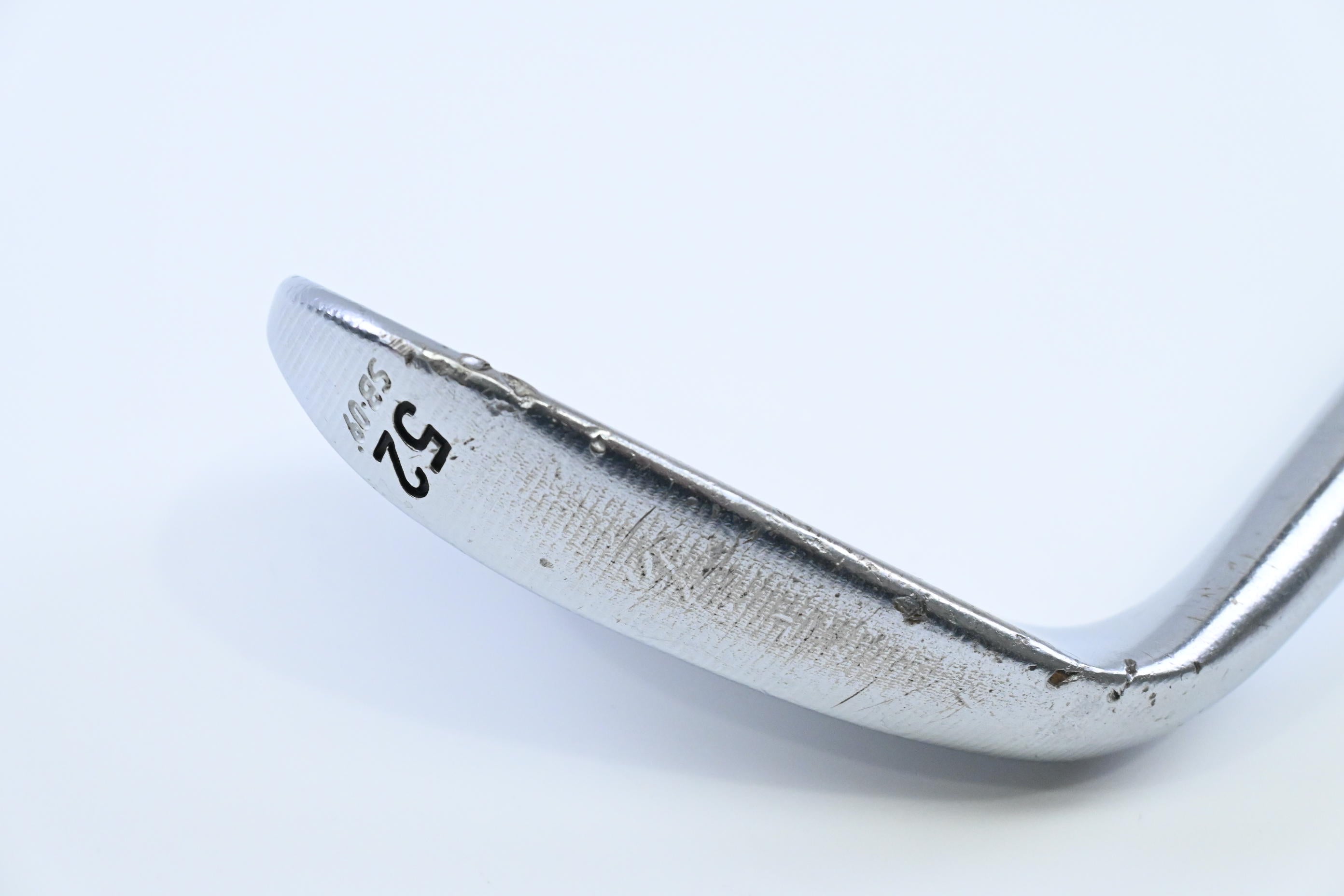 Taylormade Milled Grind 2 Gap Wedge / 52 Degree / Stiff Flex Dynamic Gold S200