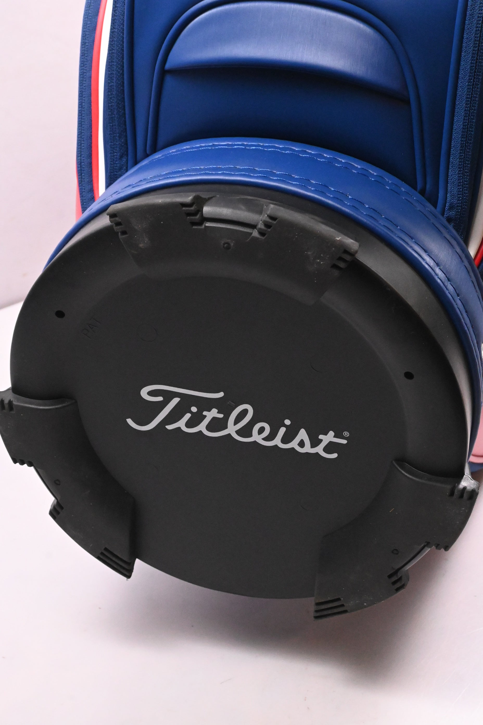 Titleist Tour Bag / 6-Way Divider / White, Red, Blue