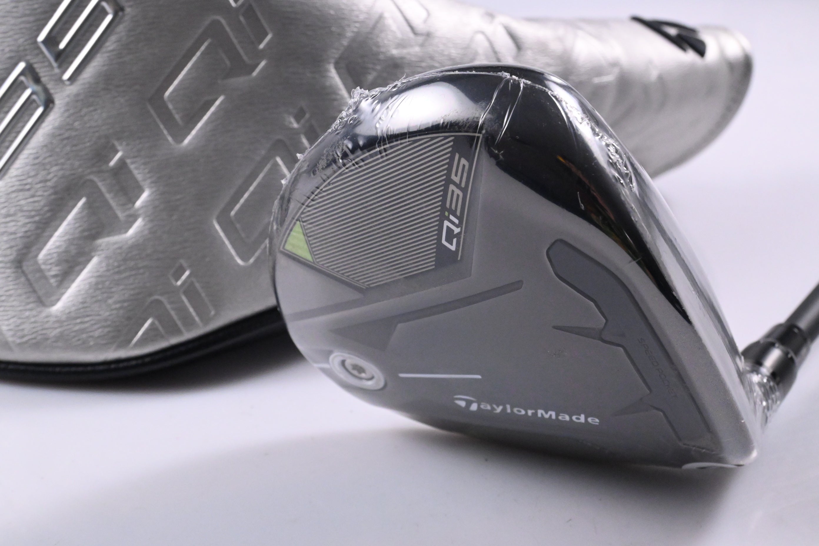 Taylormade Qi35 Max Lite #5 Wood / 18.5 Degree / Regular Flex Vanquish 4 Shaft