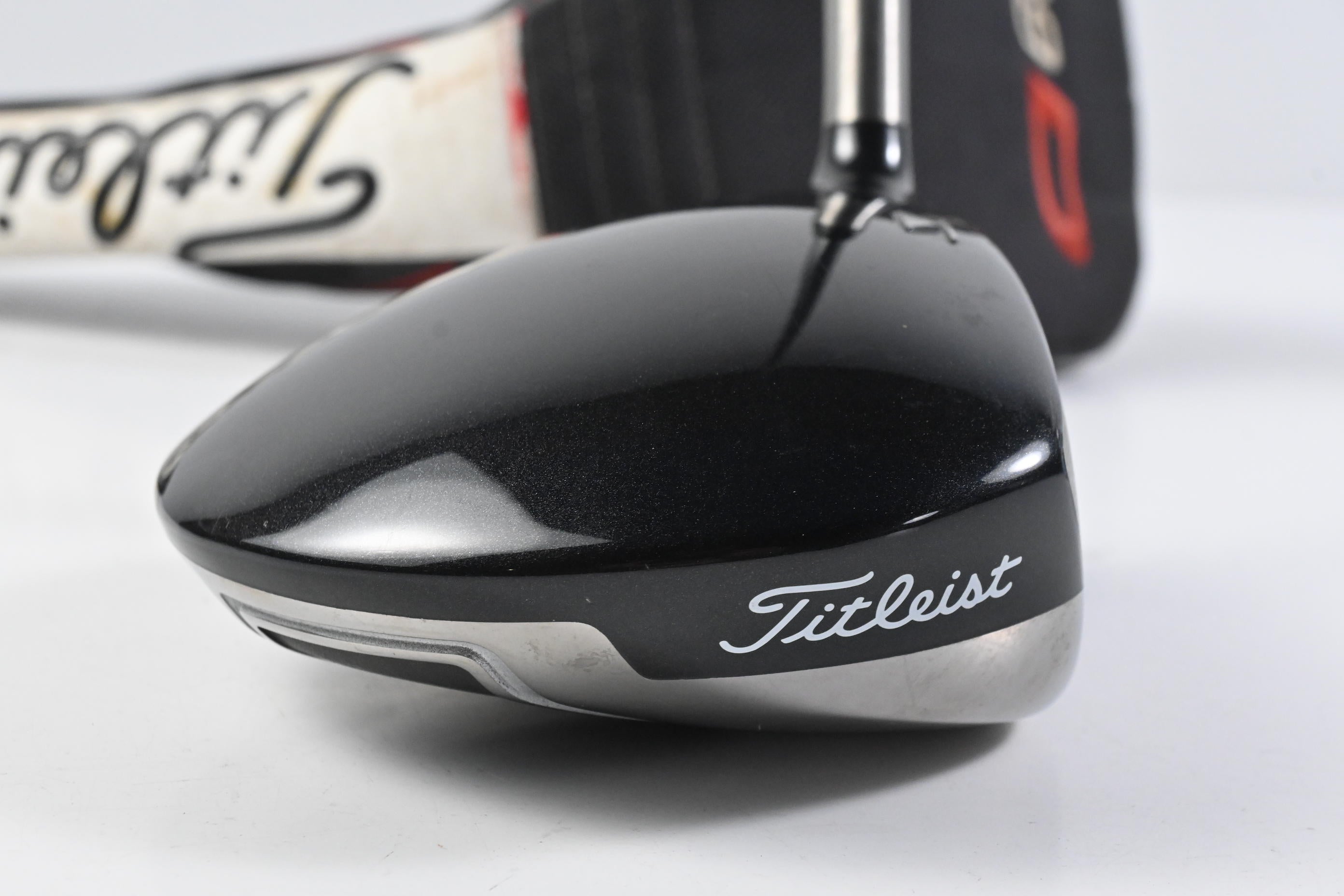 Titleist 909 D2 Driver / 10.5 Degree / Stiff Flex Diamana 65 Shaft