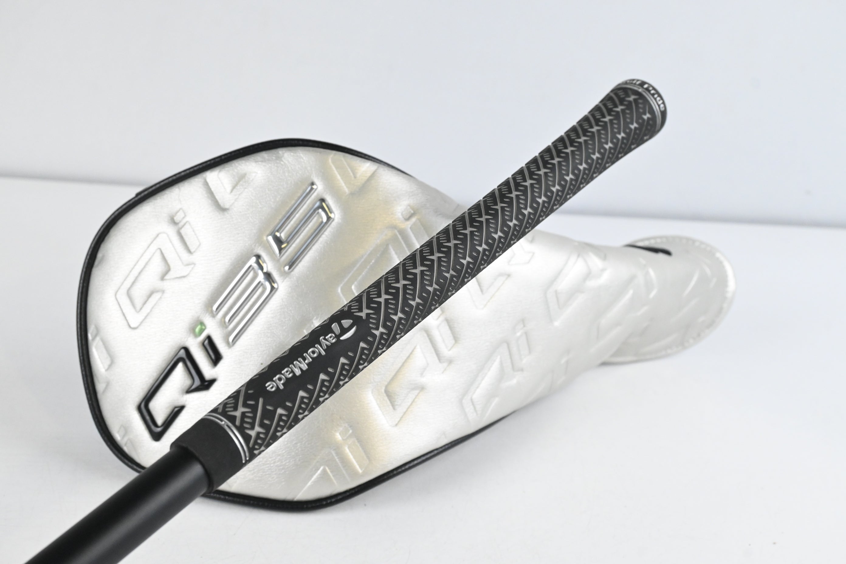 Taylormade Qi35 LS Driver / 9 Degree / Stiff Flex Vanquish 5 Shaft