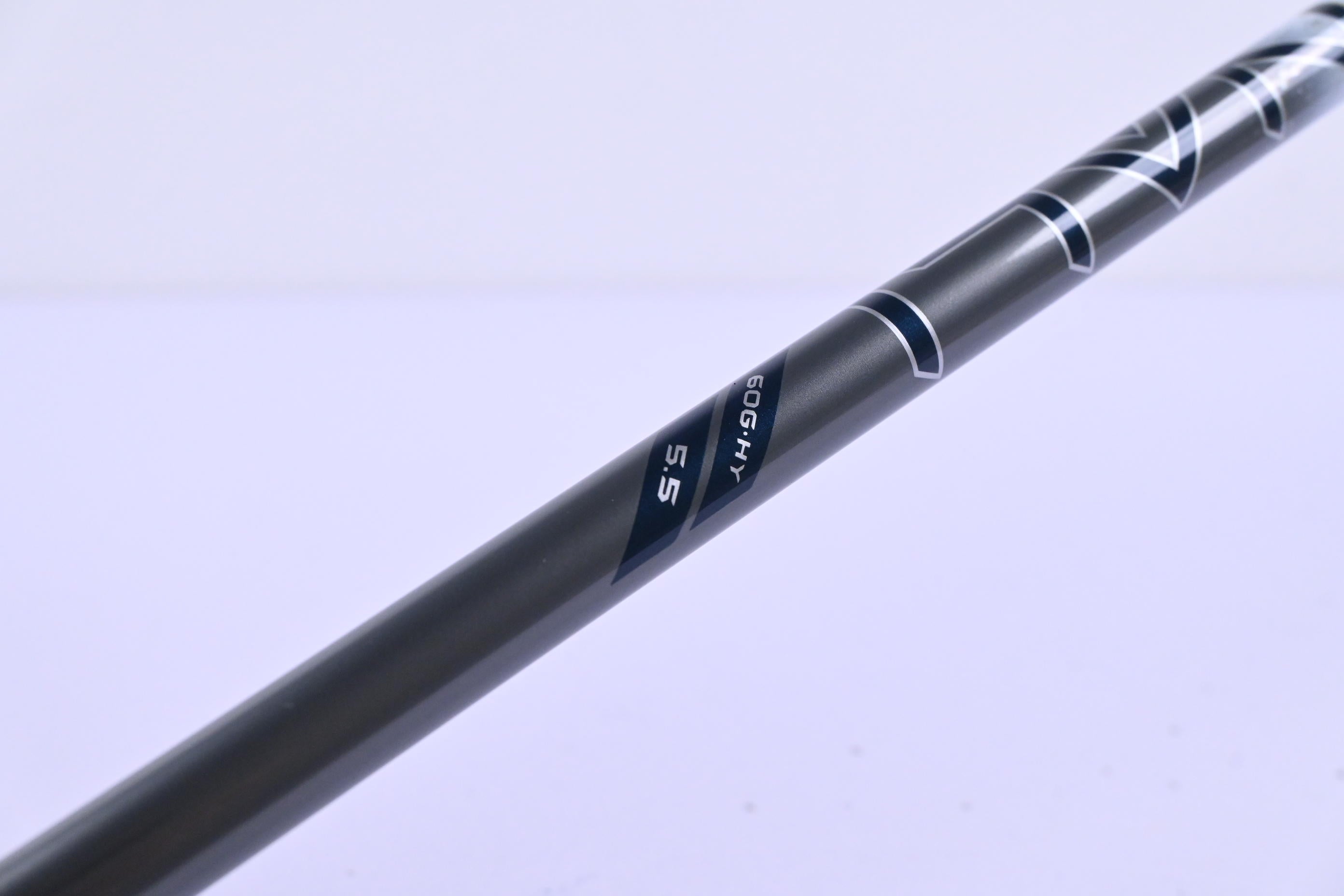 Callaway Elyte X #4 Hybrid / 21 Degree / Regular Flex Denali Charcoal 60 Shaft