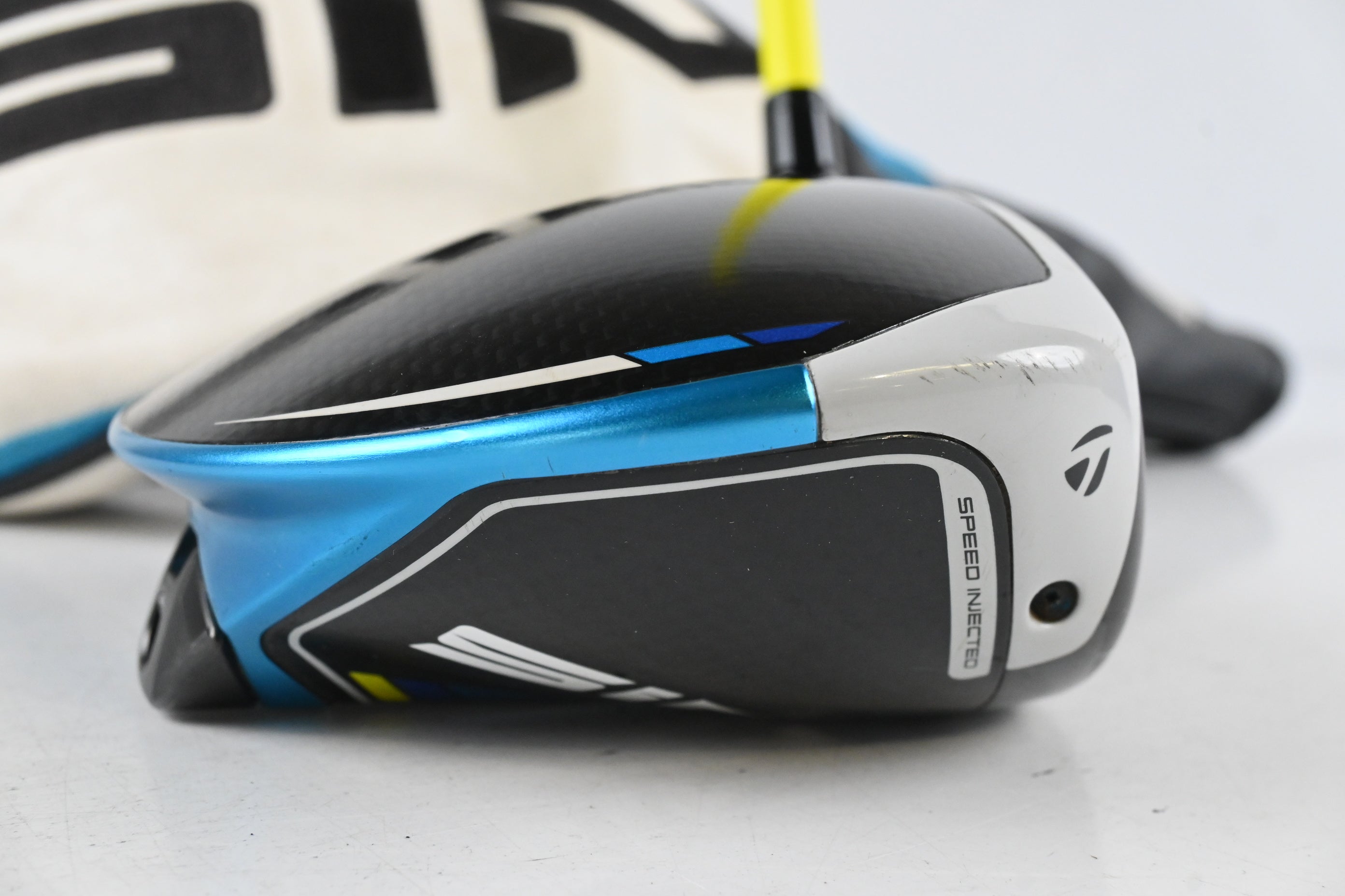 Taylormade SIM2 Max Driver / 10.5 Degree / Stiff Flex UST Mamiya Proforce V2 6