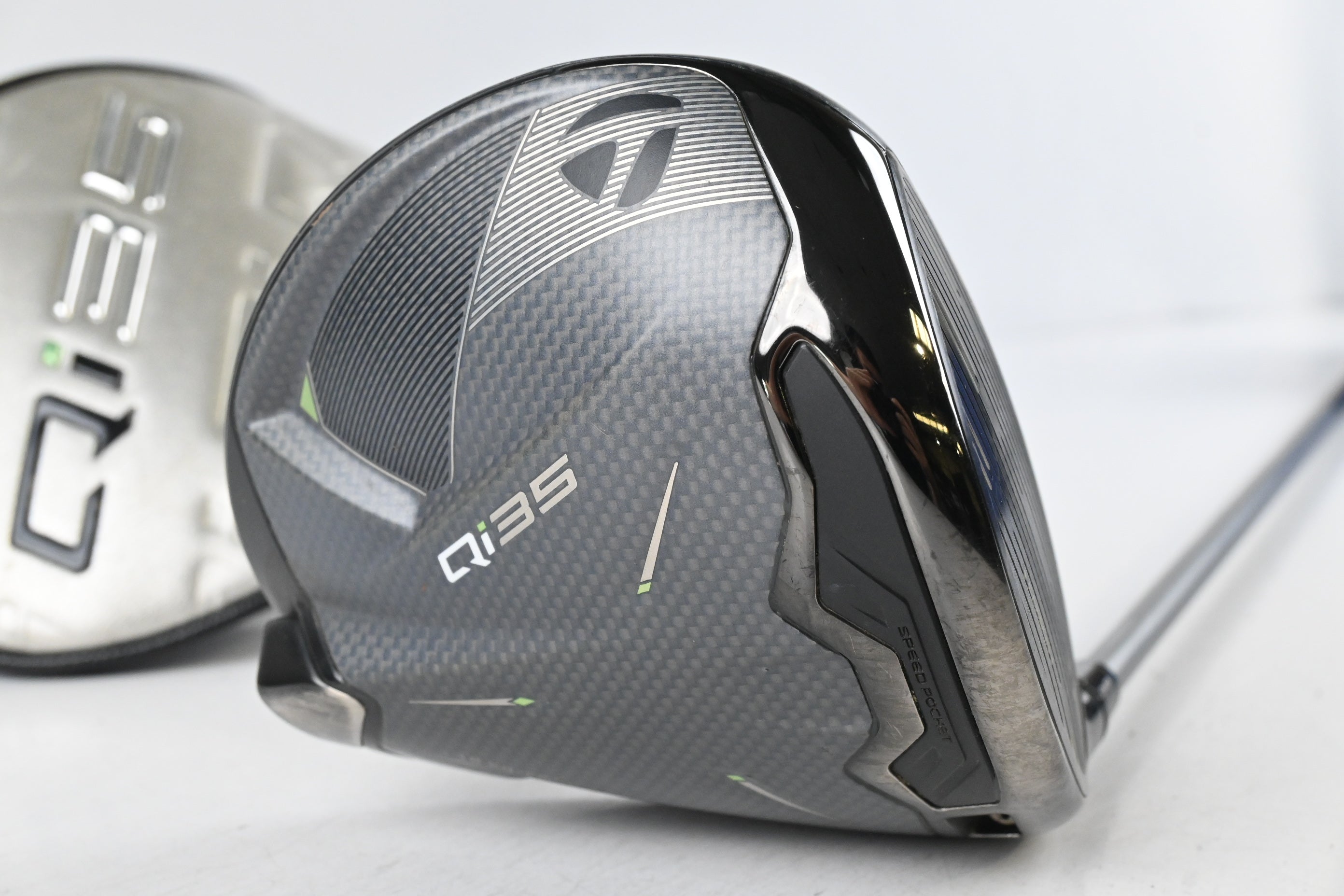 Taylormade Qi35 Max Driver / 10.5 Degree / Regular Flex Fujikura Airspeeder 50