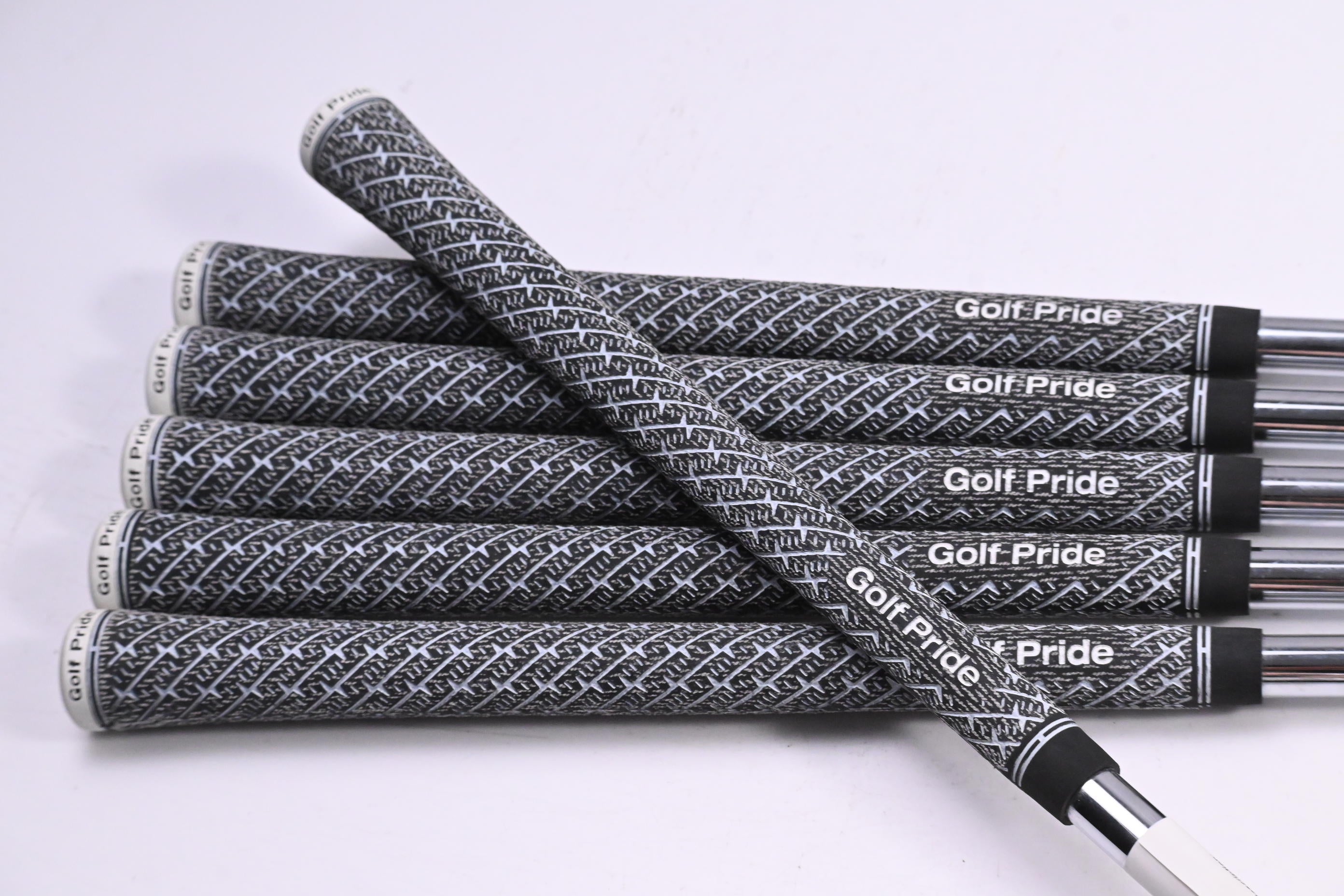 Dynamic Gold 120 S300 Iron Shafts / Stiff Flex / Set Of 6 / .355" Tip