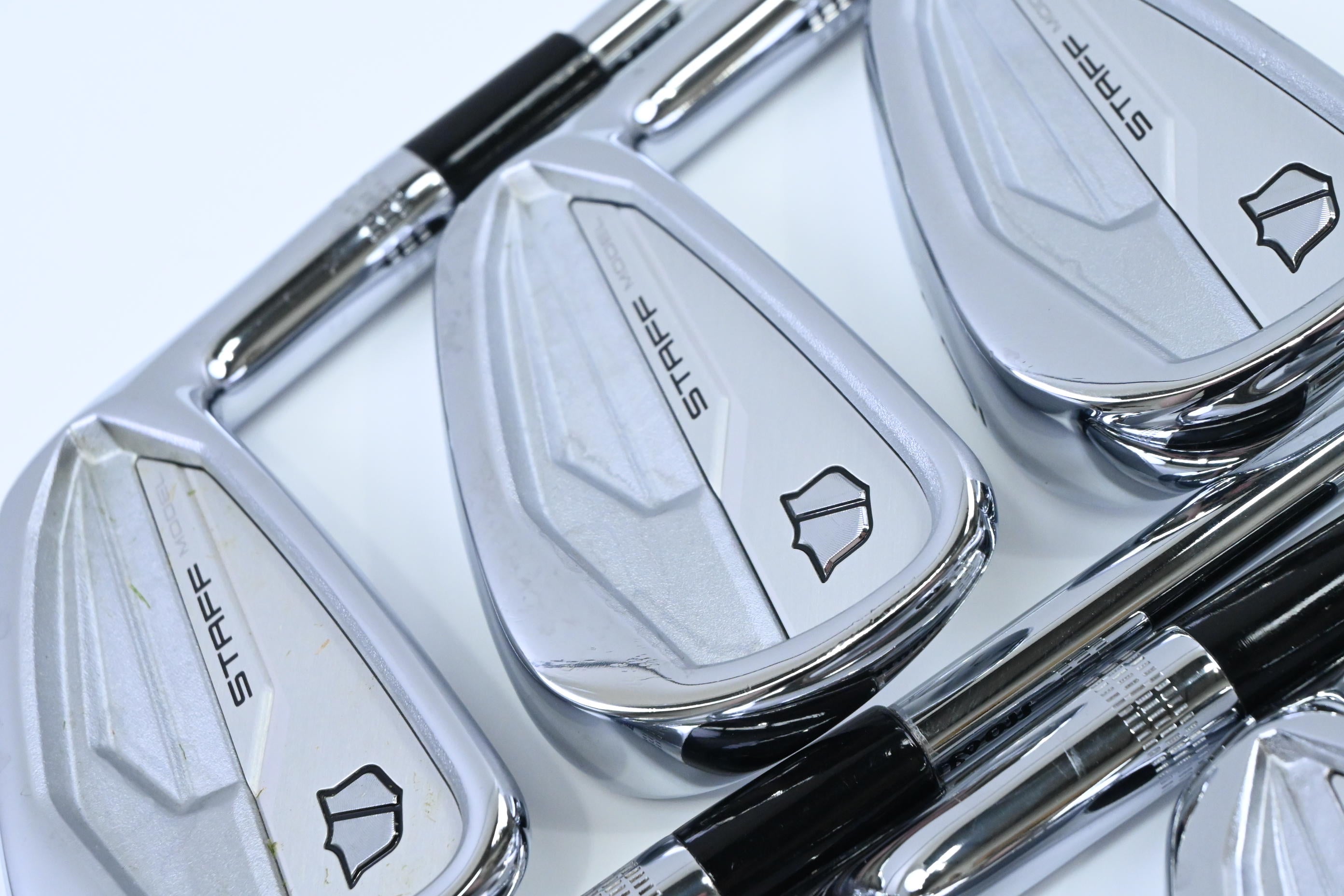 Wilson Staff Model 2024 CB Irons / 4-PW / Stiff Flex Dynamic Gold 115 S300