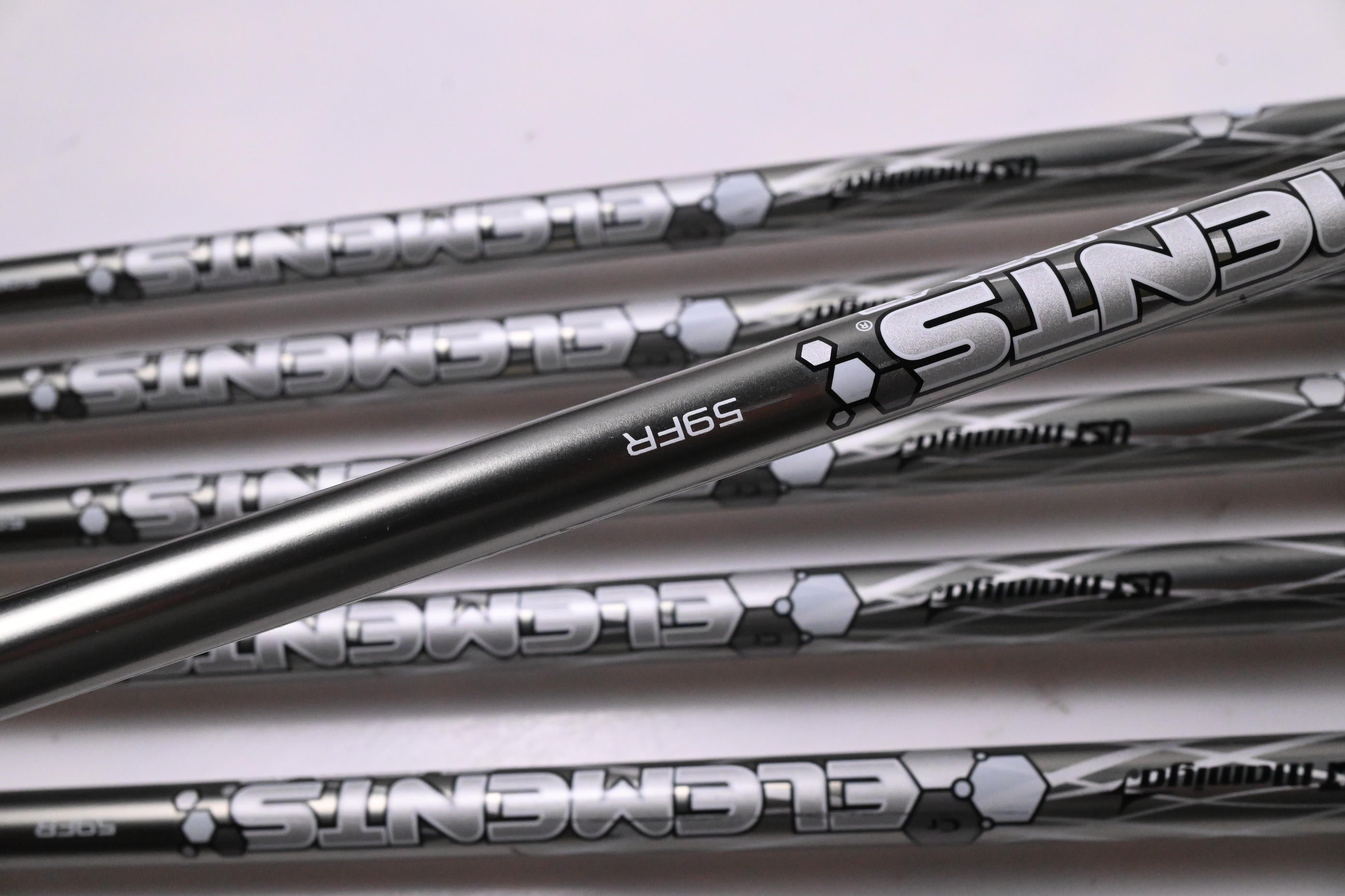 Wilson D350 Irons / 6-PW+SW / Regular Flex UST Elements Chrome 59 Shafts