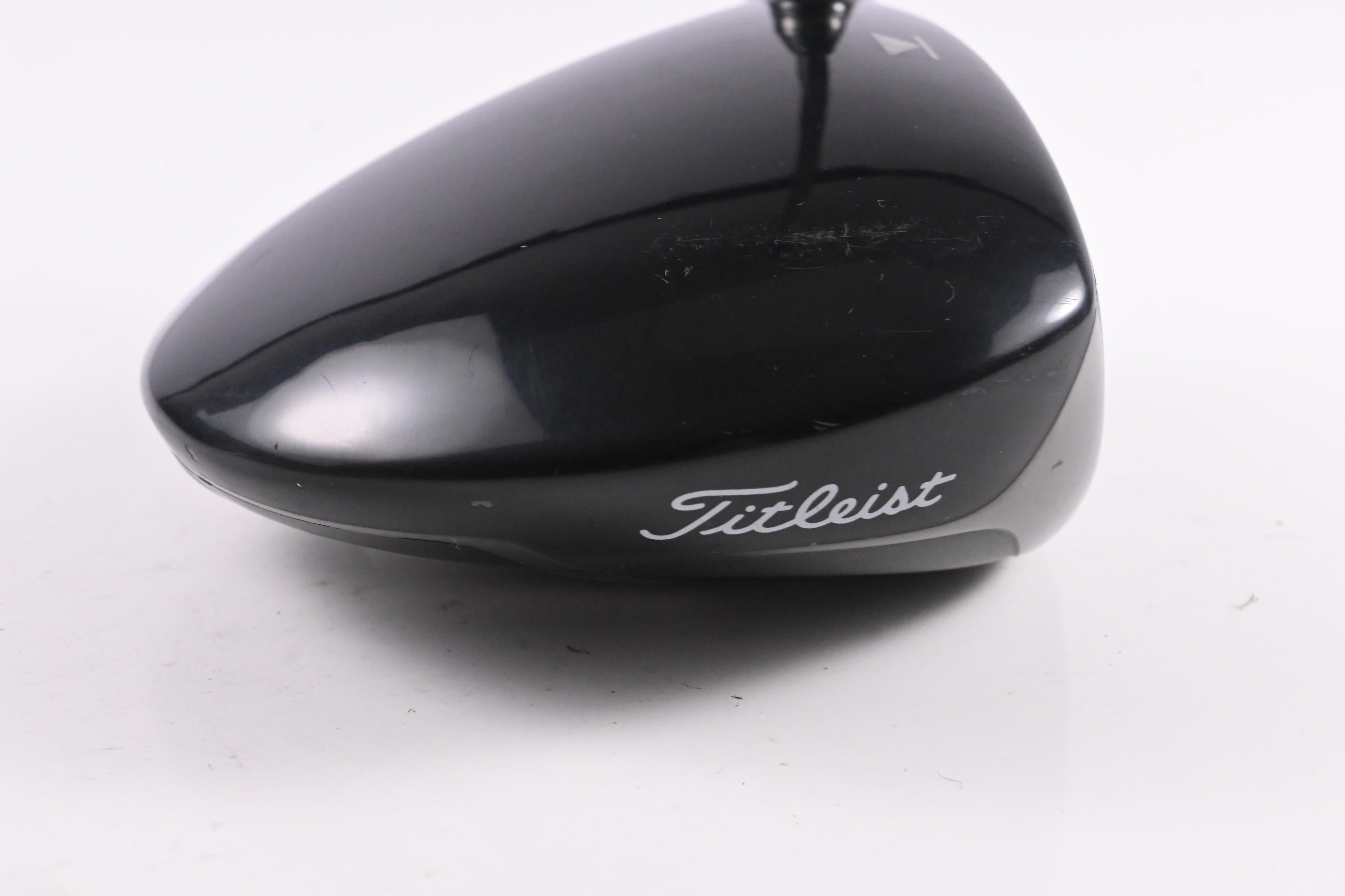 Titleist 910 D2 Driver / 9.5 Degree / Stiff Flex Diamana Ahiha Black 72 Shaft