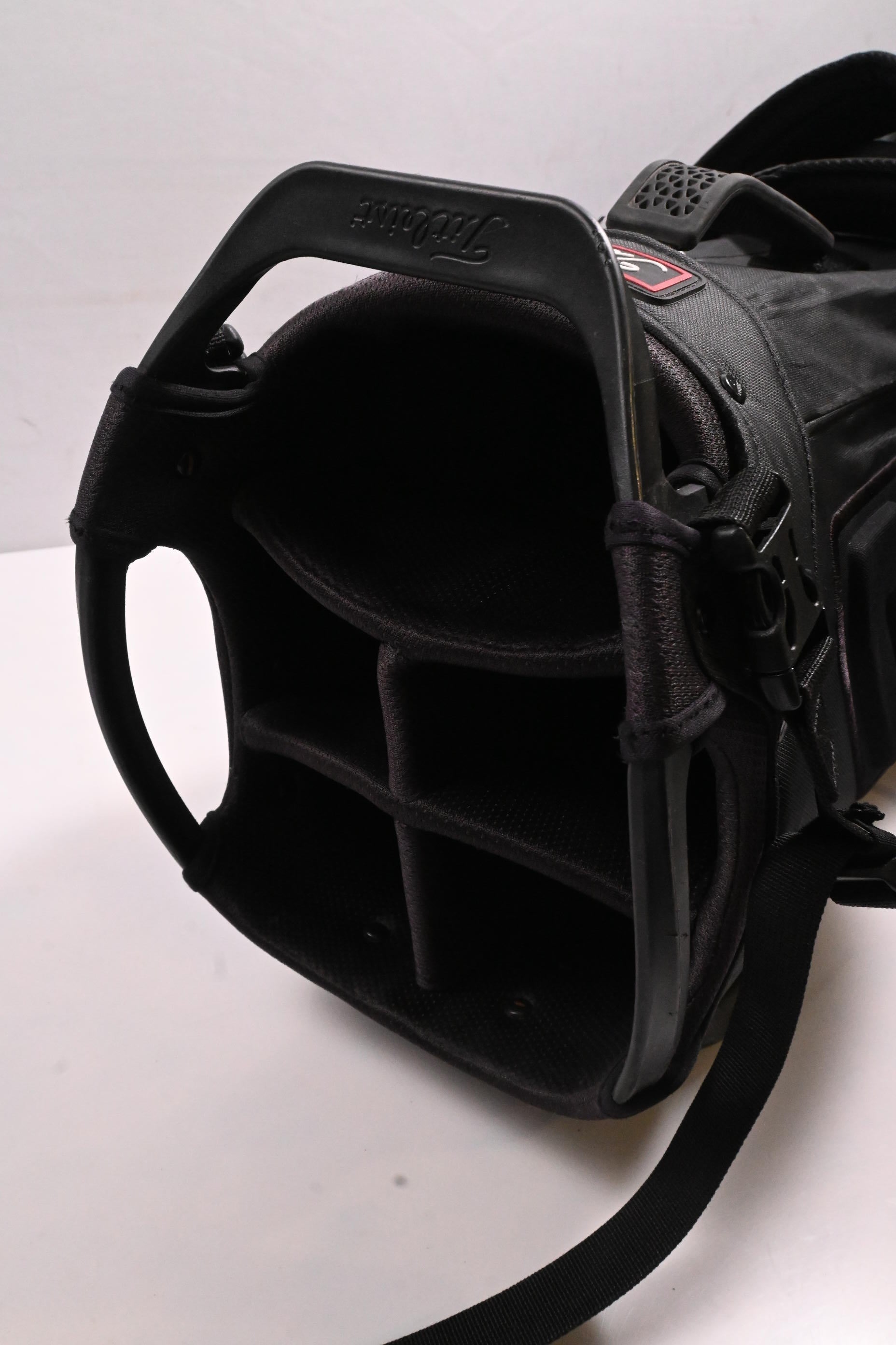 Titleist Hybrid 5 Stand Bag / 5-Way Divider / Black