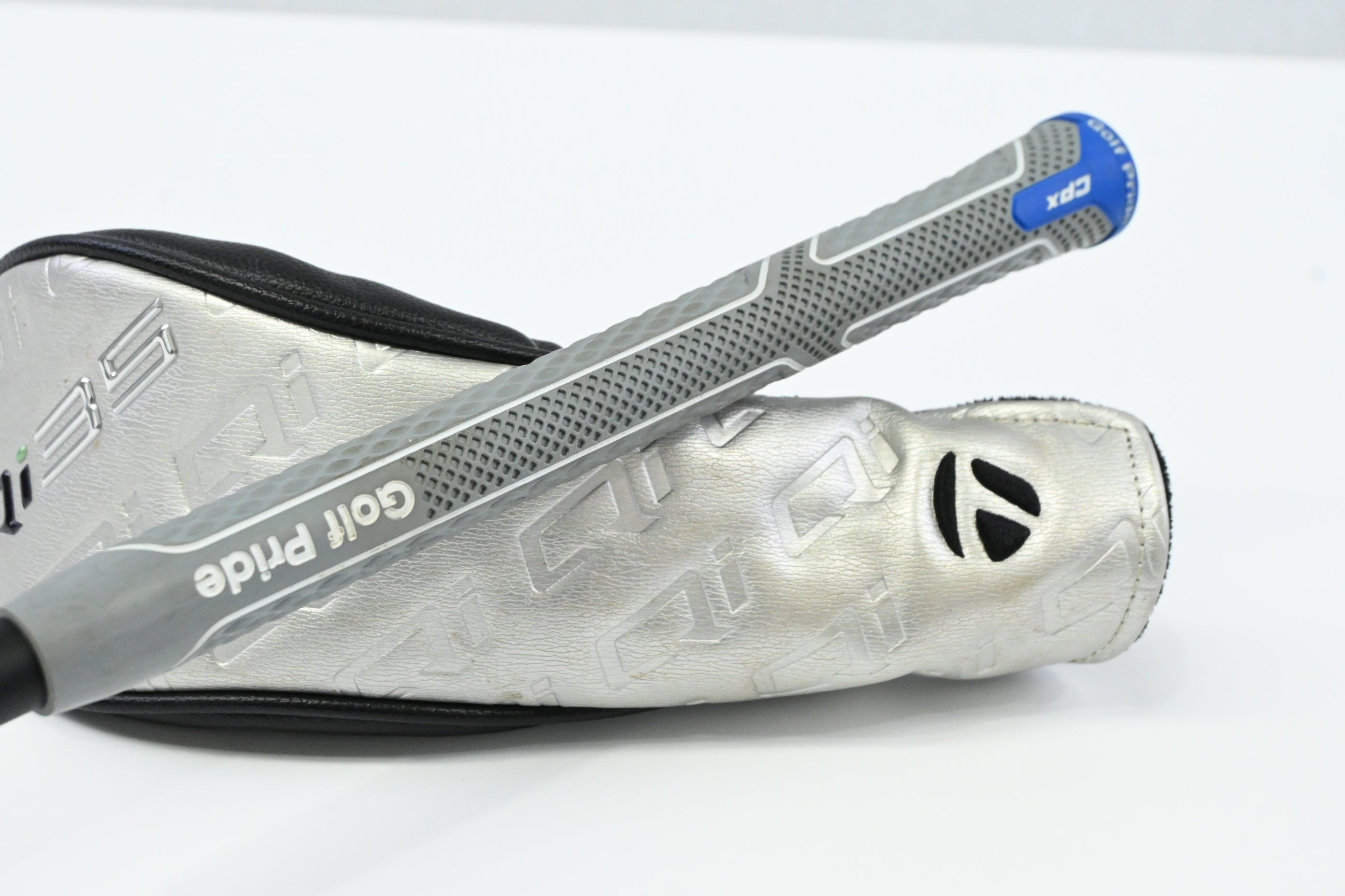 Taylormade Qi35 Max Lite #5 Hybrid / 27 Degree / Senior Flex Vanquish 5 Shaft