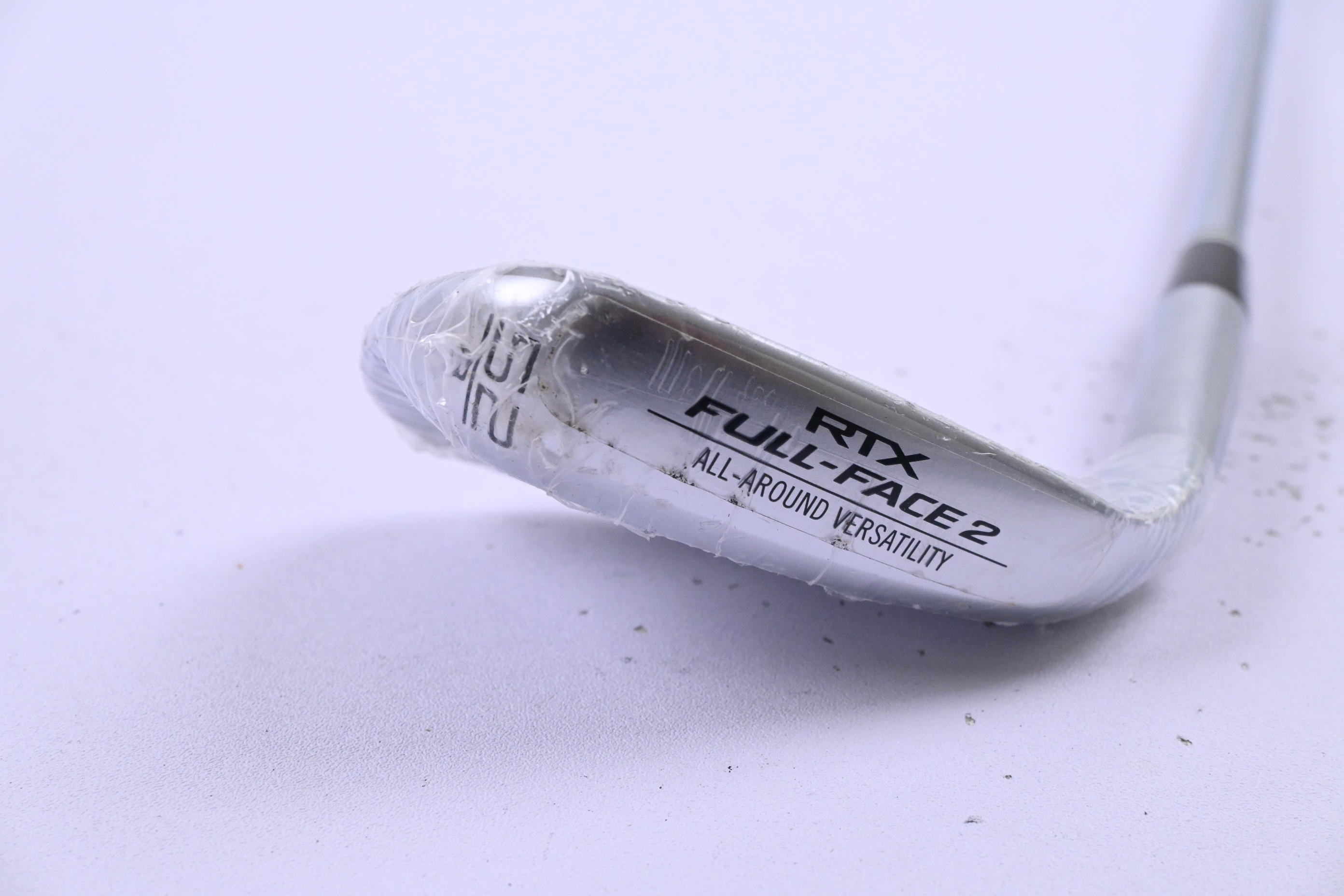 Cleveland RTX Full Face 2 Gap Wedge / 52 Degree / Wedge Flex Dynamic Gold