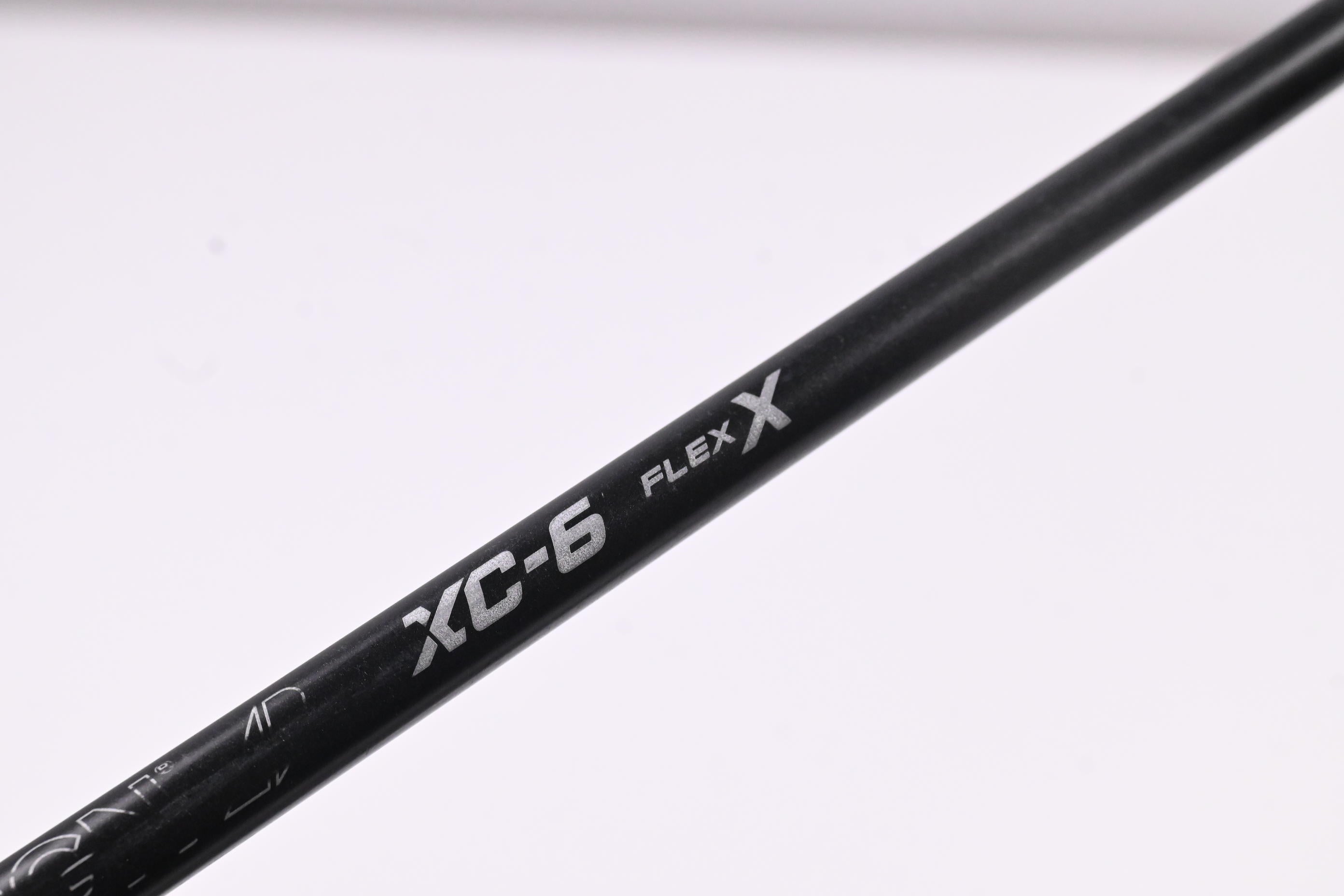 Graphite Design Tour AD XC-6 Driver Shaft / X-Flex / Golf Pride Tour Velvet +4
