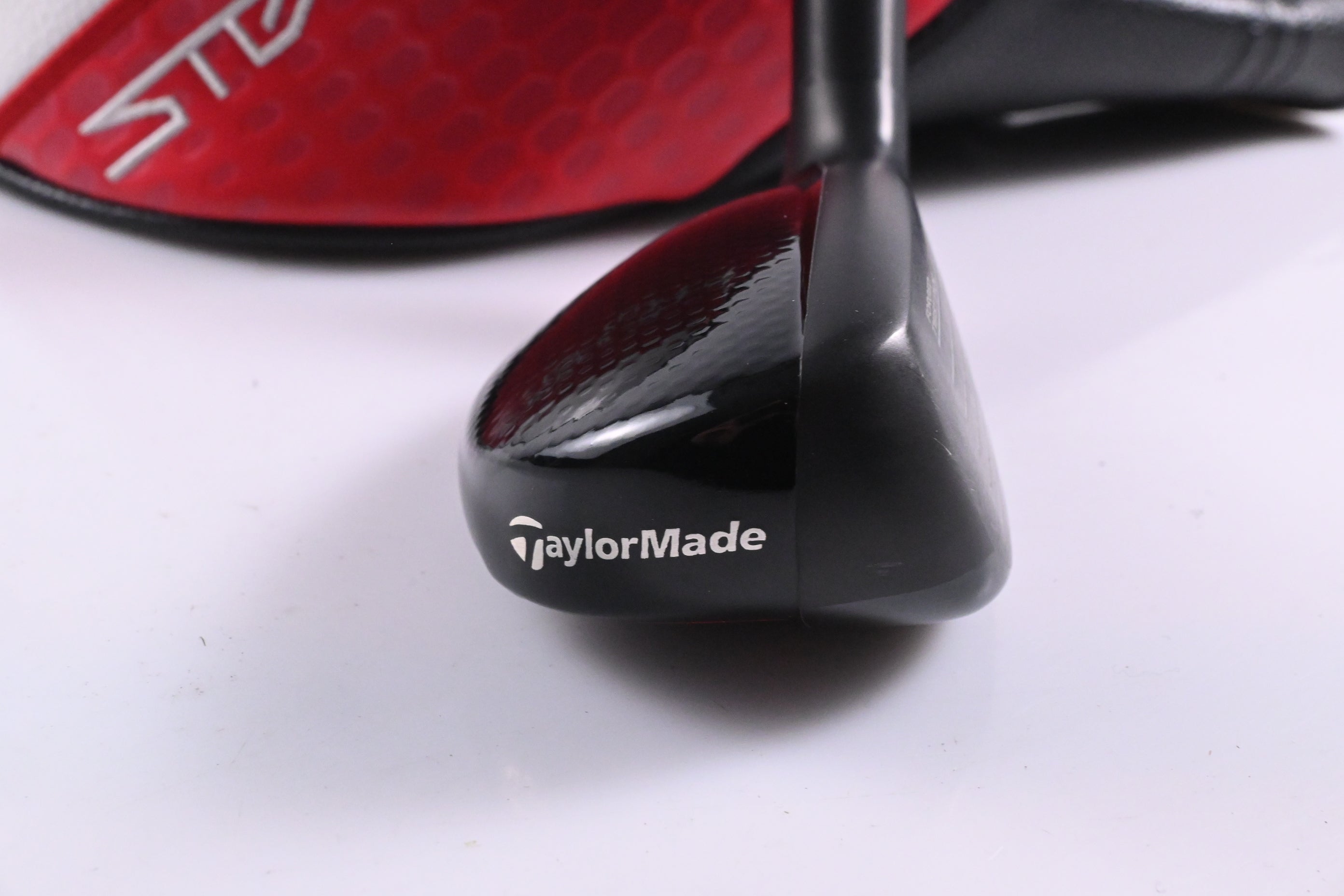 Taylormade Stealth 2 Plus #3 Hybrid / 19.5 Degree / Stiff Flex Kai'li Red 85 Shaft