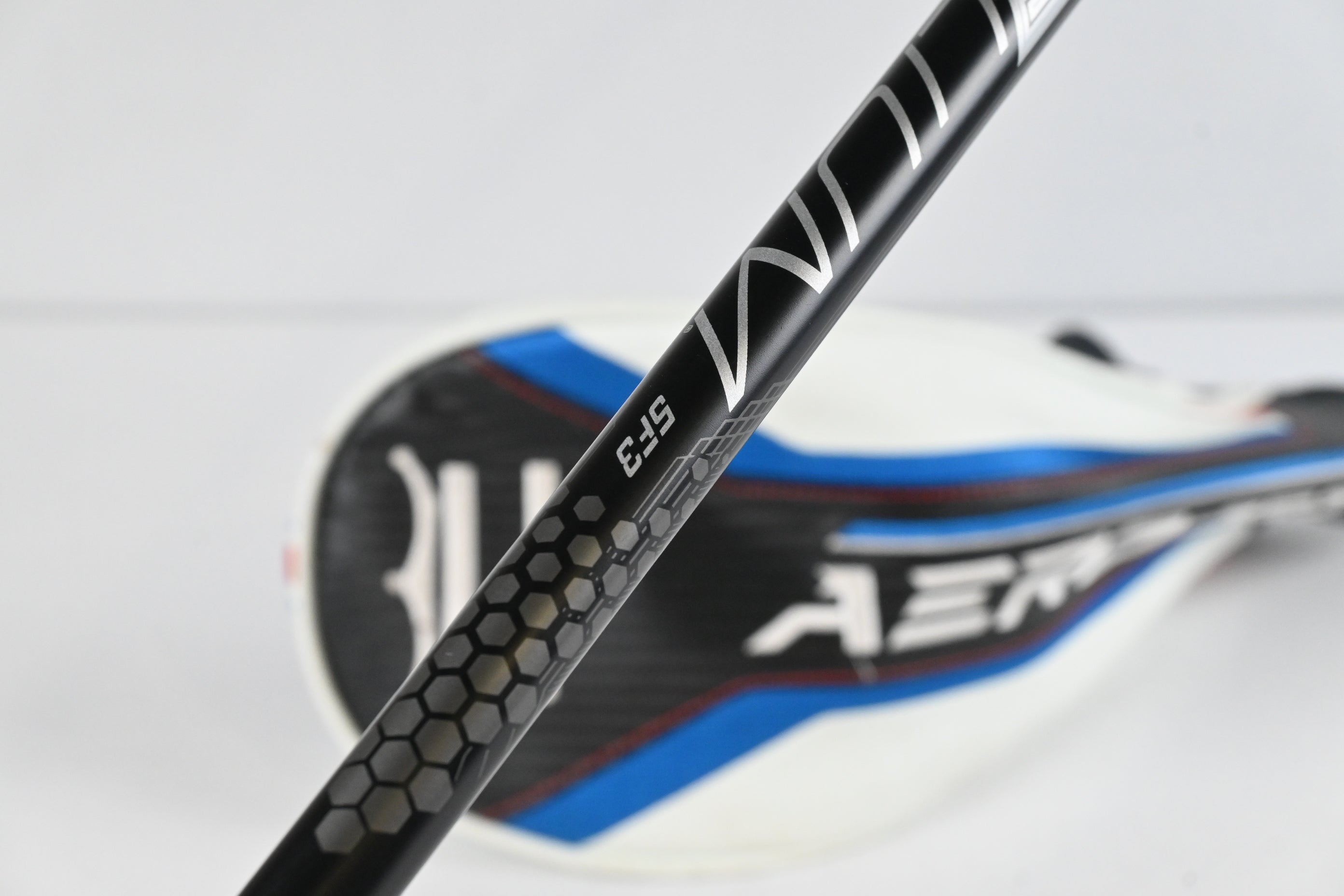 Cobra Aerojet Driver / 10.5 Degree / Regular Flex UST Helium Nano Core 5