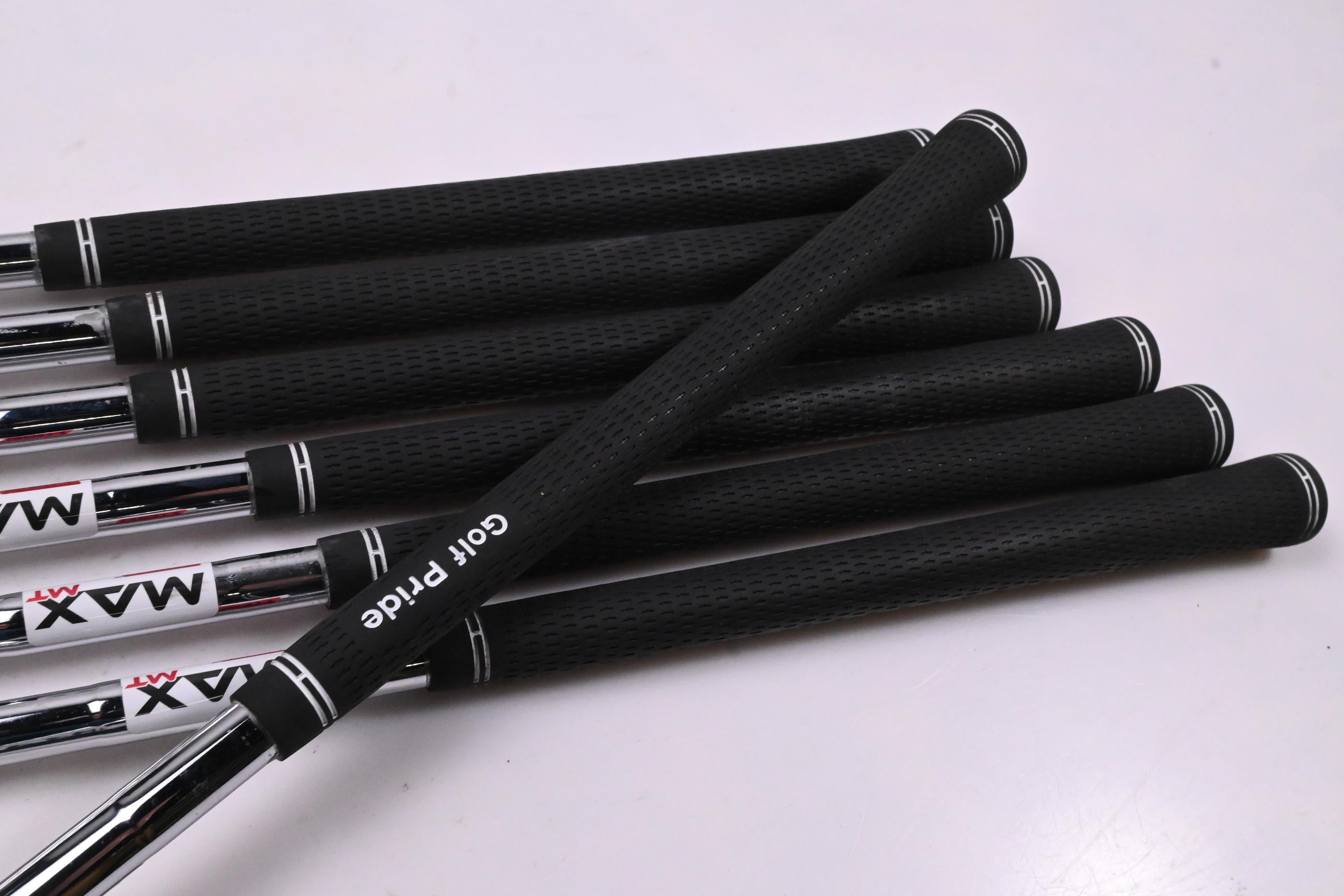 Taylormade SIM2 Max Irons / 4-PW / Regular Flex KBS MAX MT 85 Shafts