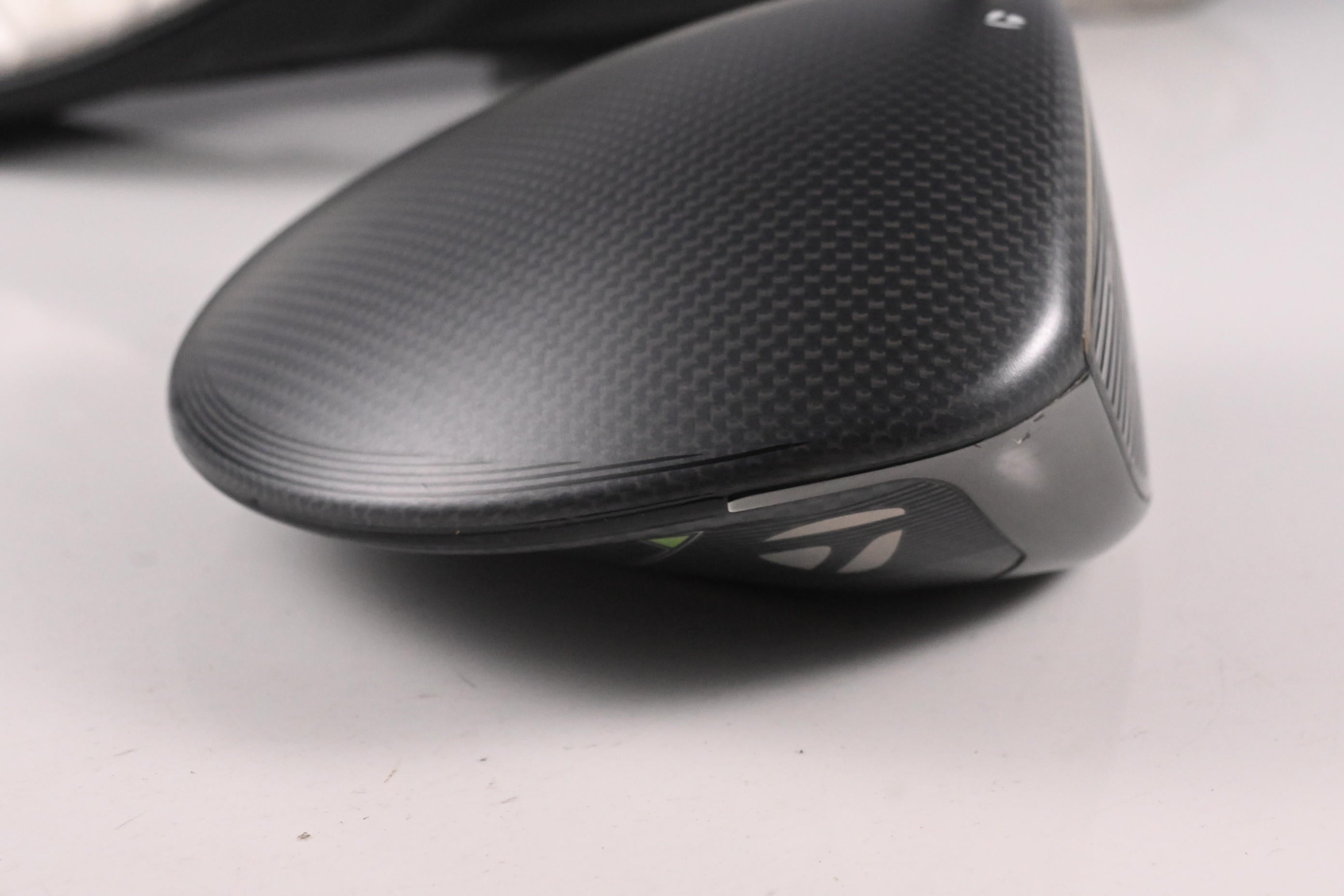 Taylormade Qi35 Driver / 10.5 Degree / Regular Flex Accra tz6 65 Shaft