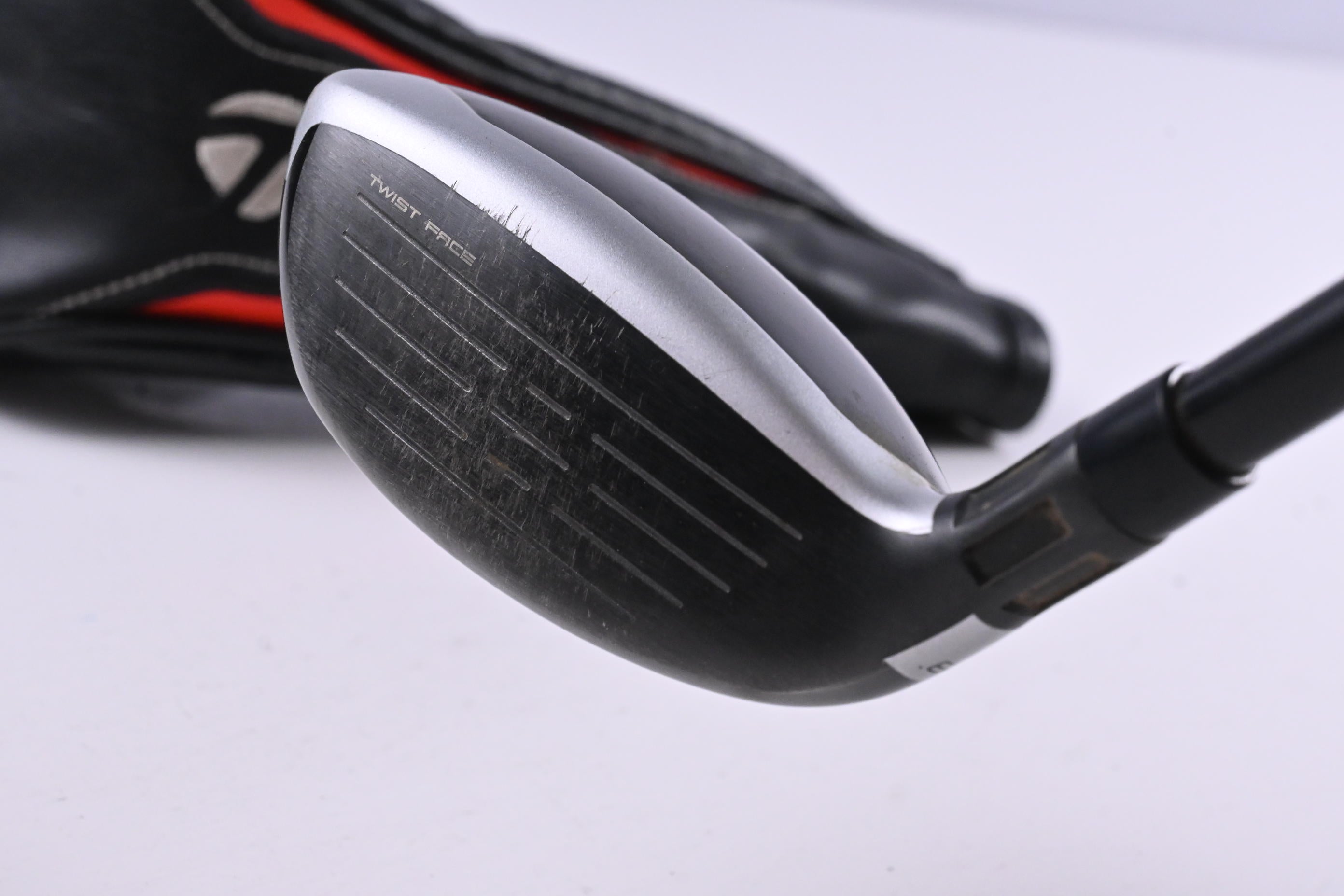 Taylormade M6 #3 Hybrid / 19 Degree / Regular Flex Fujikura Atmos Orange 6 Shaft