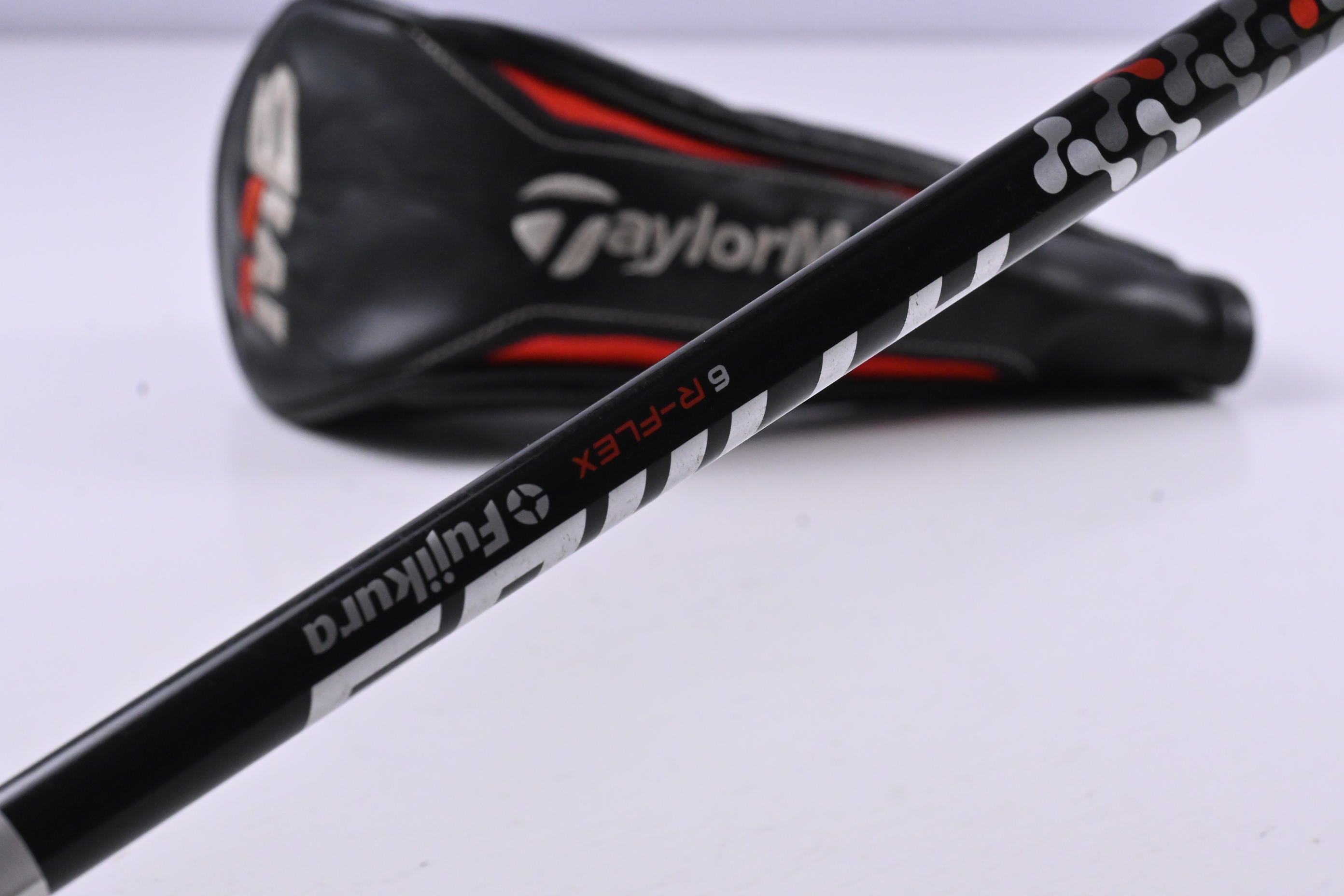 Taylormade M6 #3 Hybrid / 19 Degree / Regular Flex Fujikura Atmos Orange 6 Shaft