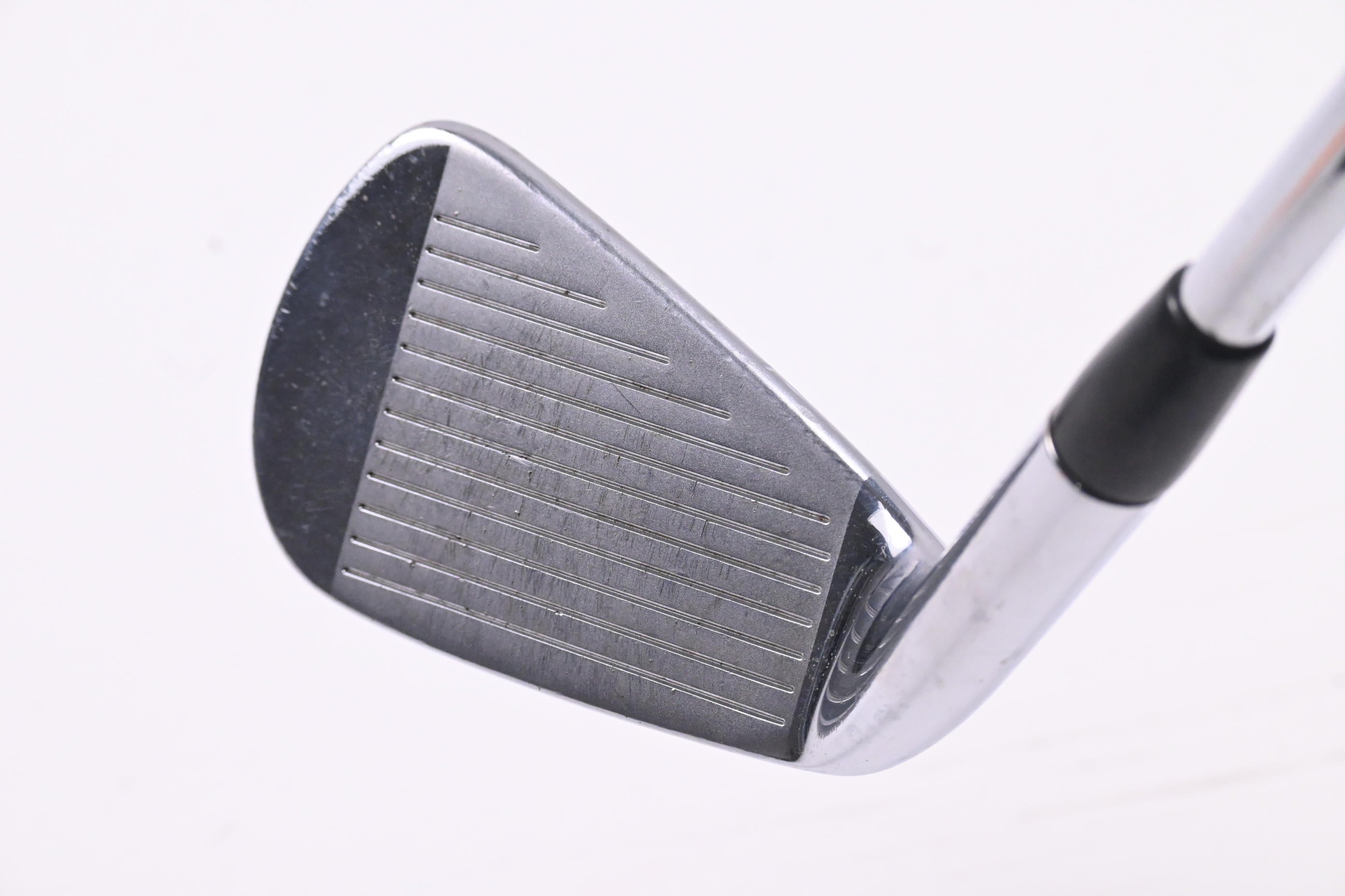 Titleist 712 AP2 #7 Iron / Stiff Flex Dynamic Gold SL S300 Shaft