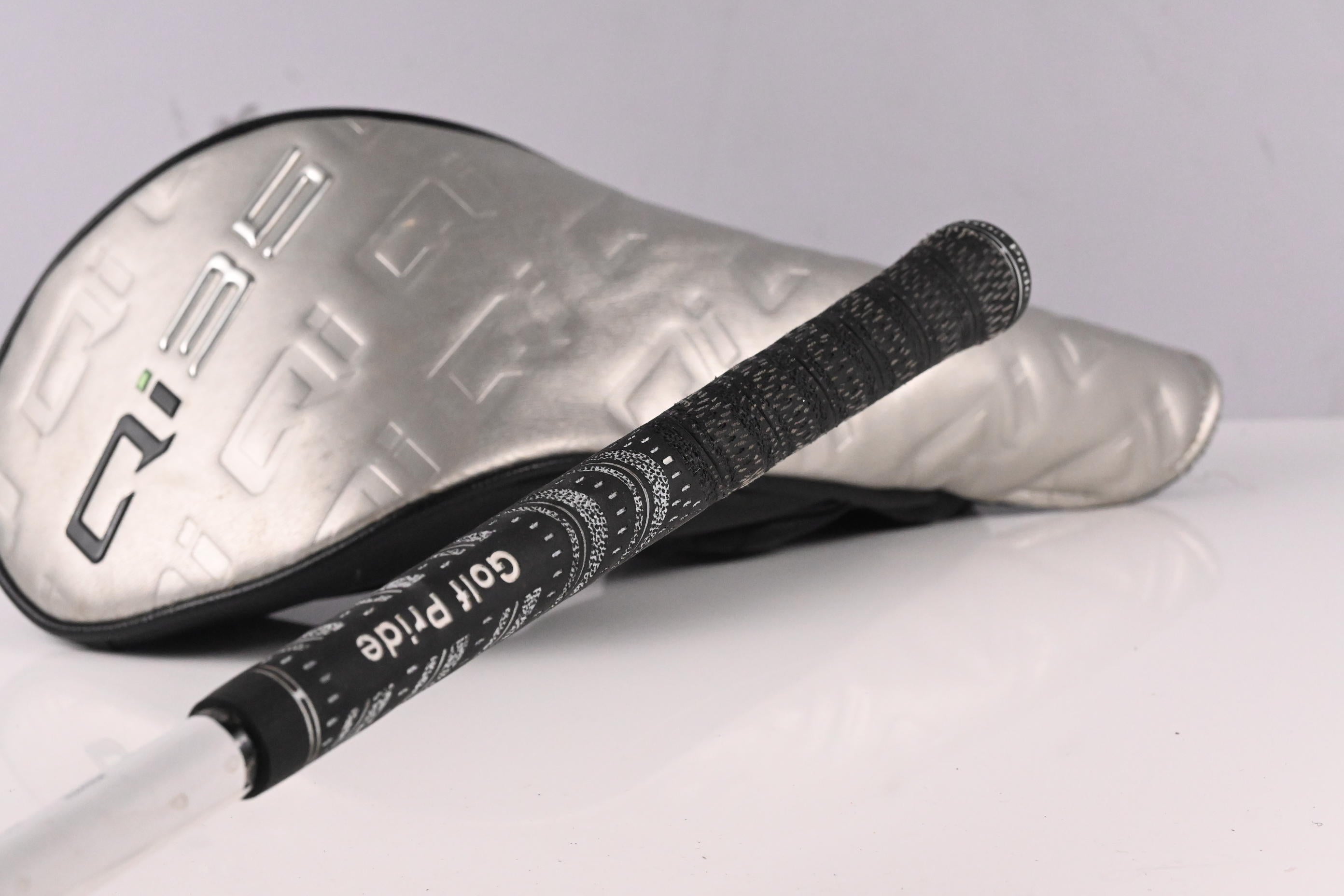 Taylormade Qi35 Driver / 10.5 Degree / Regular Flex Accra tz6 65 Shaft