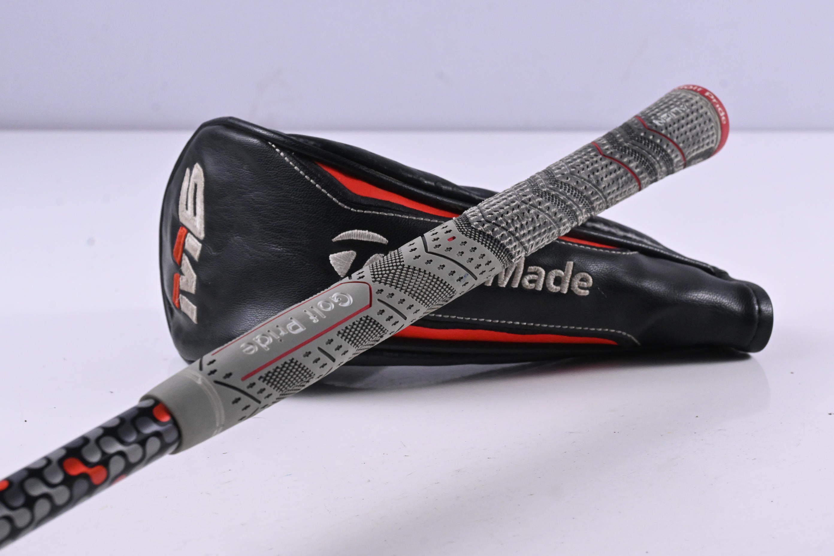 Taylormade M6 #3 Hybrid / 19 Degree / Regular Flex Fujikura Atmos Orange 6 Shaft