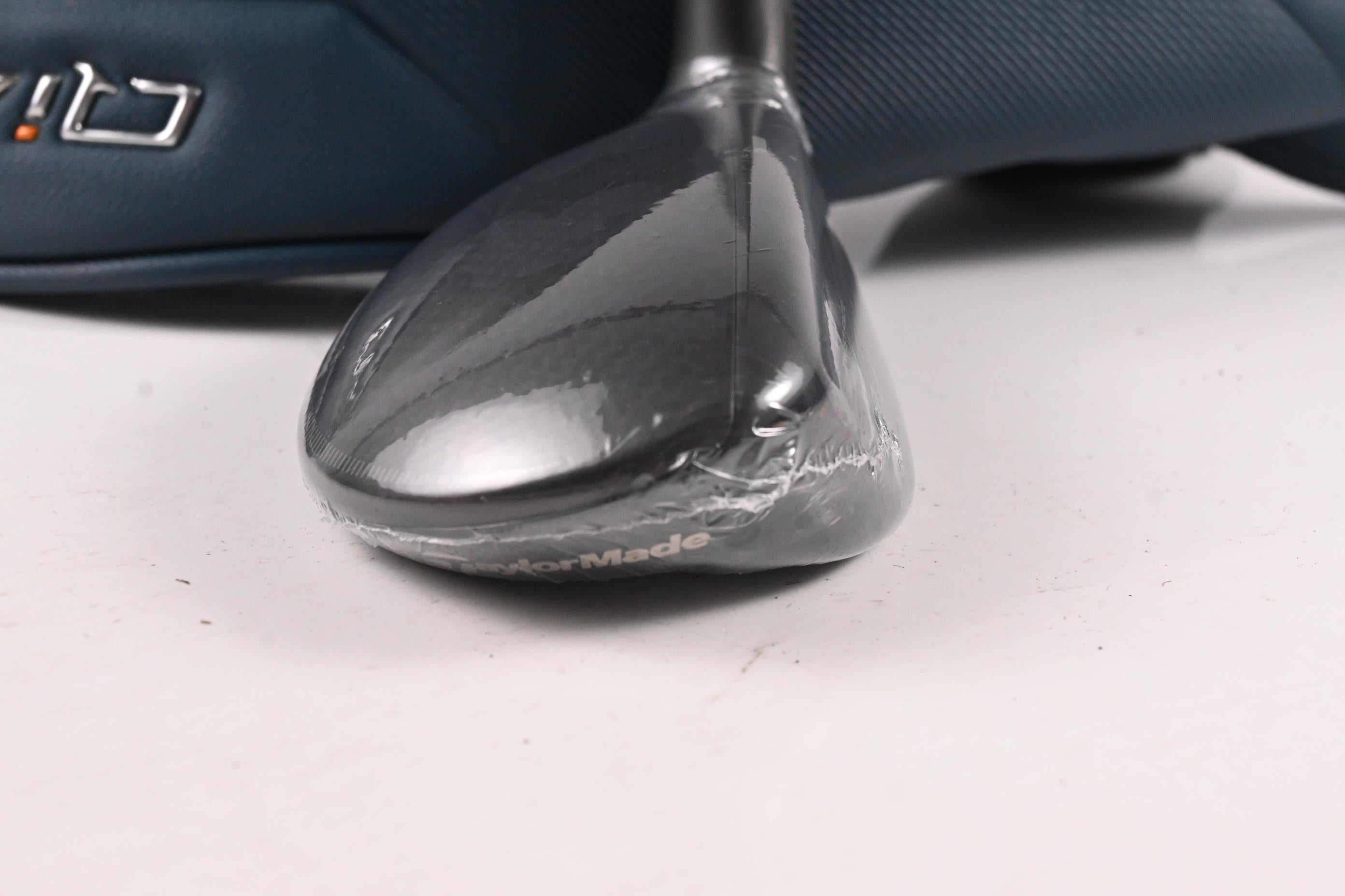 Taylormade Qi4D #4 Hybrid / 22 Degree / Regular Flex Reax KBS White 65 Shaft