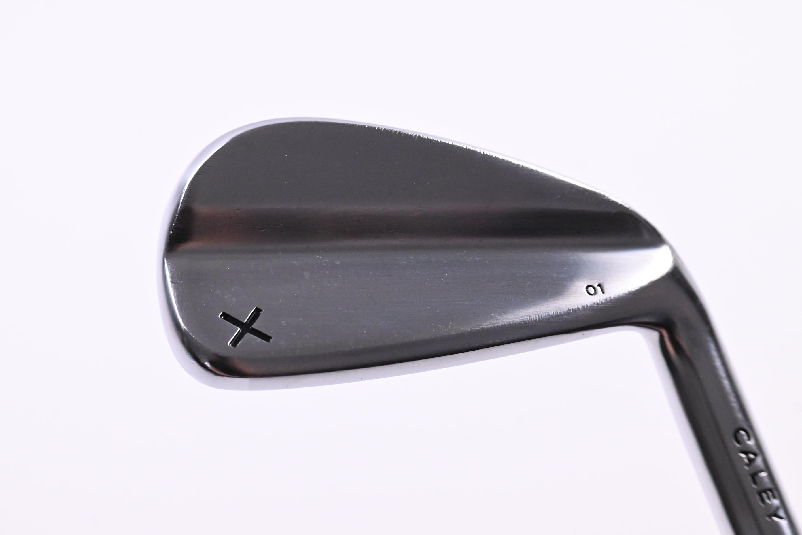 Caley 01 #4 Iron / 20.5 Degree / Regular Flex UST Recoil Dart 65 Shaft