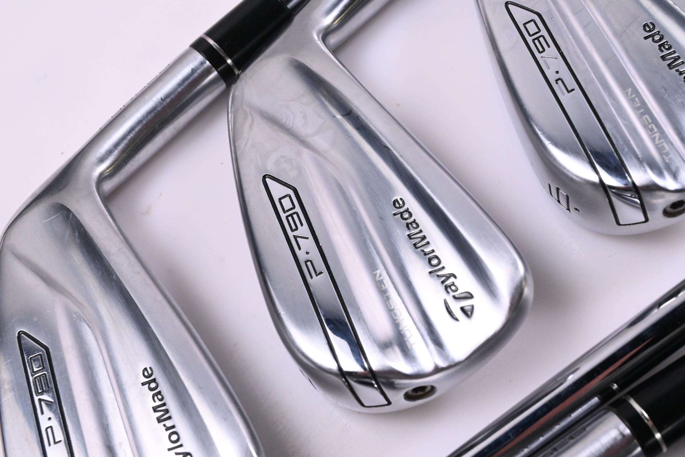 Taylormade P790 2017 Irons / 4-PW / Regular Flex Dynamic Gold 105 R300