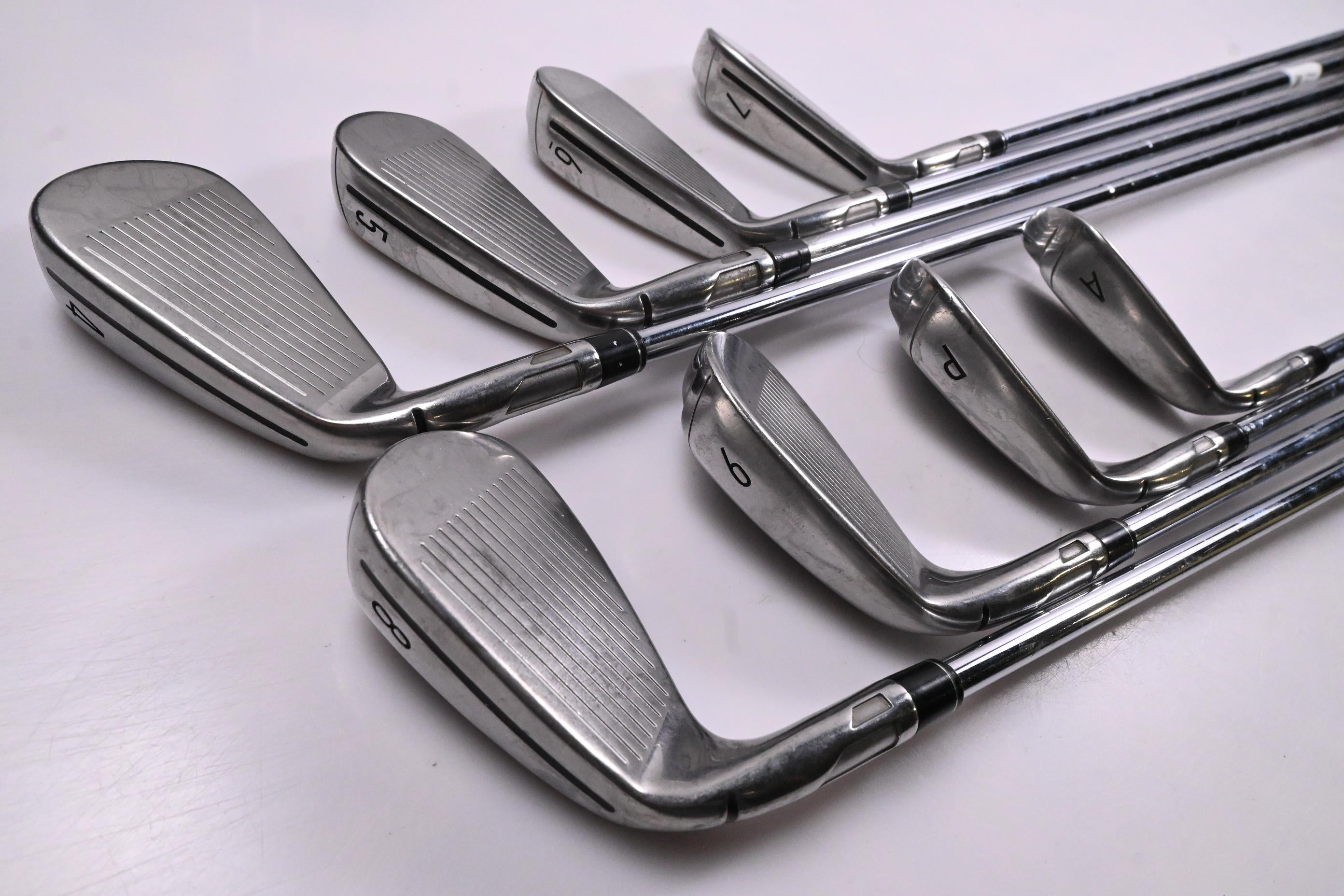 Taylormade SIM Max Irons / 4-PW+GW / Regular Flex KBS Tour 90 Shafts