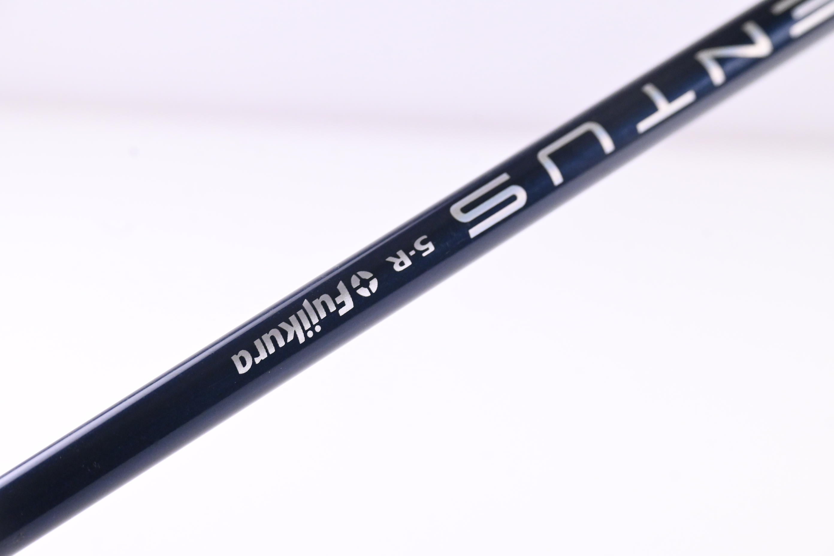 Taylormade SIM2 Max Driver / 10.5 Degree / Regular Flex Ventus Blue 5 Shaft
