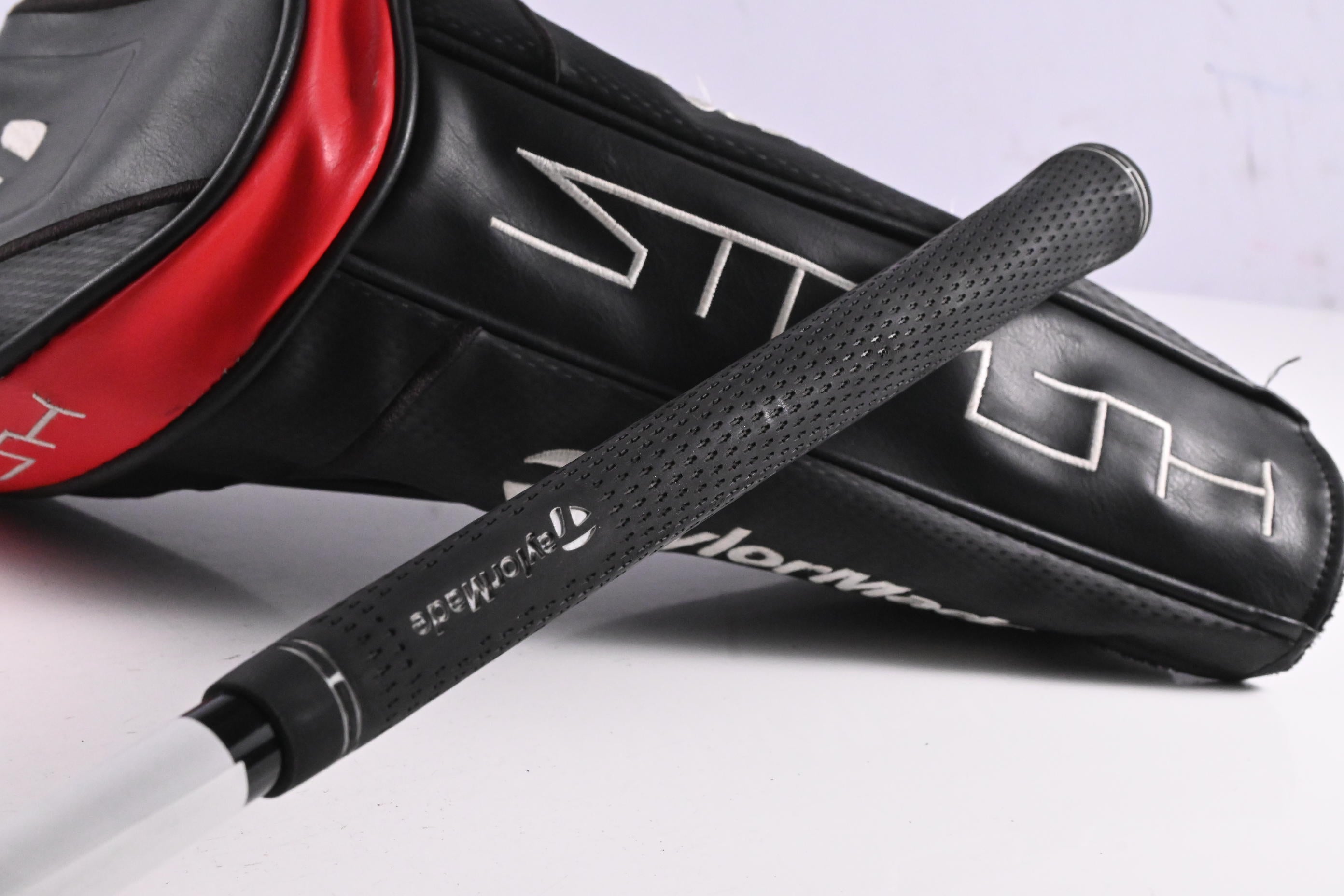 Taylormade Stealth Plus Driver / 9 Degree / Stiff Flex Kai'li White 60 Shaft
