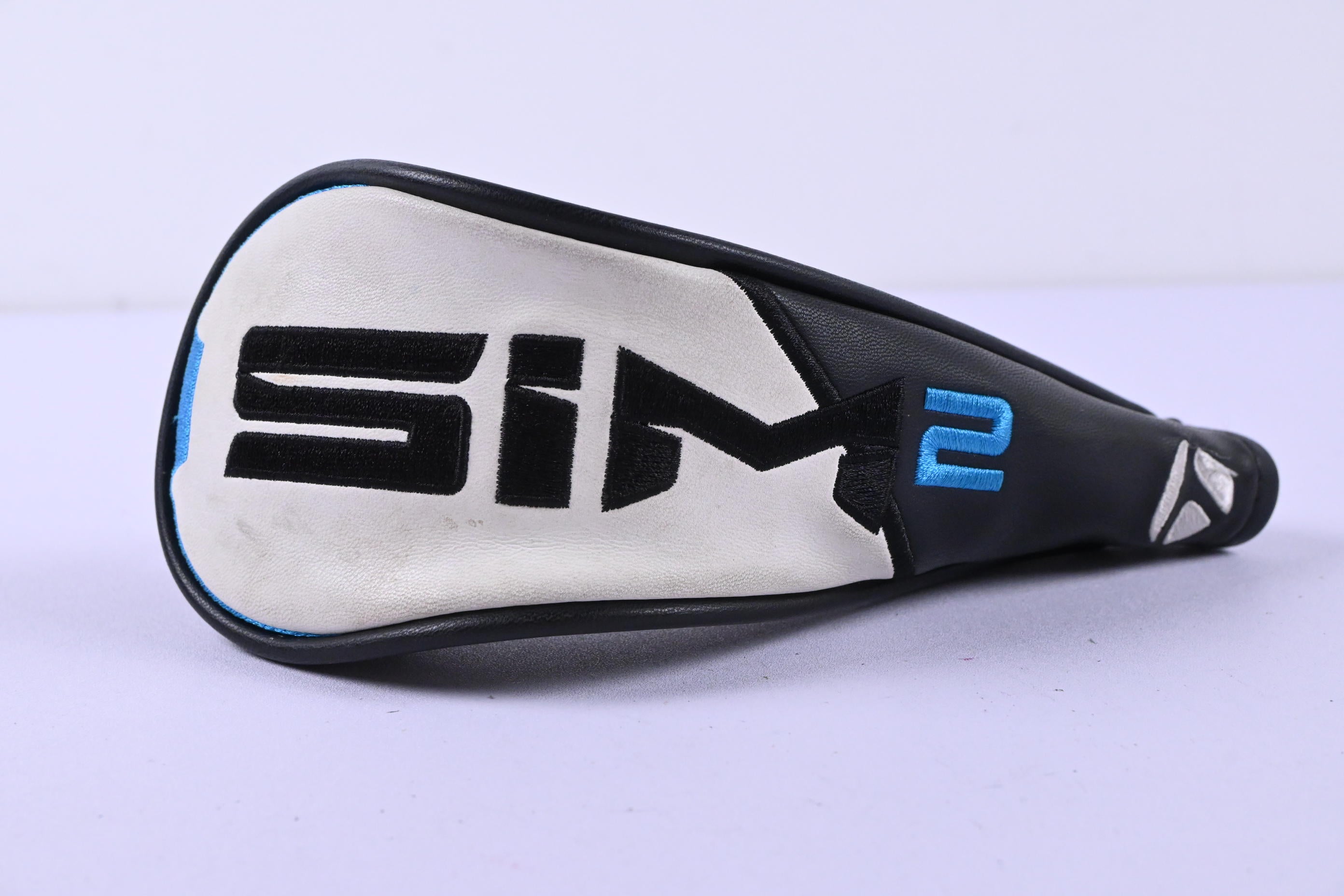 Taylormade SIM2 Max #4 Hybrid / 22 Degree / Stiff Flex Fujikura Ventus Blue 7