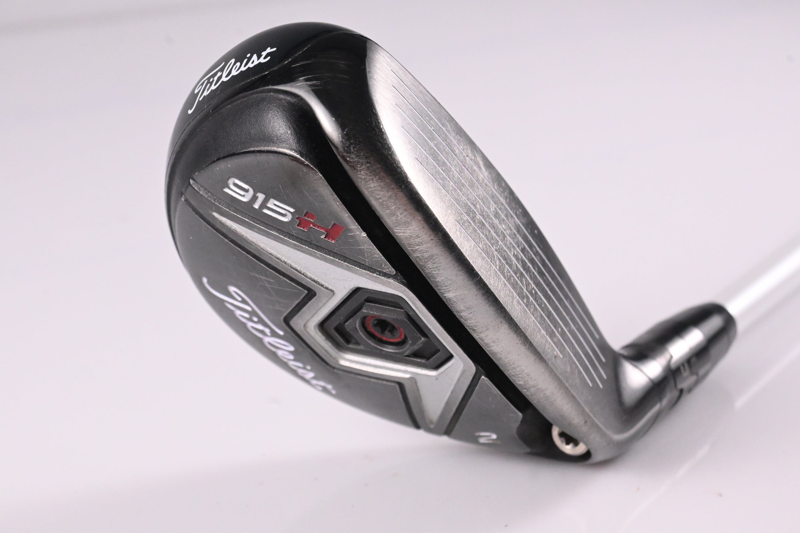 Titleist 915H #2 Hybrid / 18 Degree / Stiff Flex Aldila Rogue Black 85 Shaft