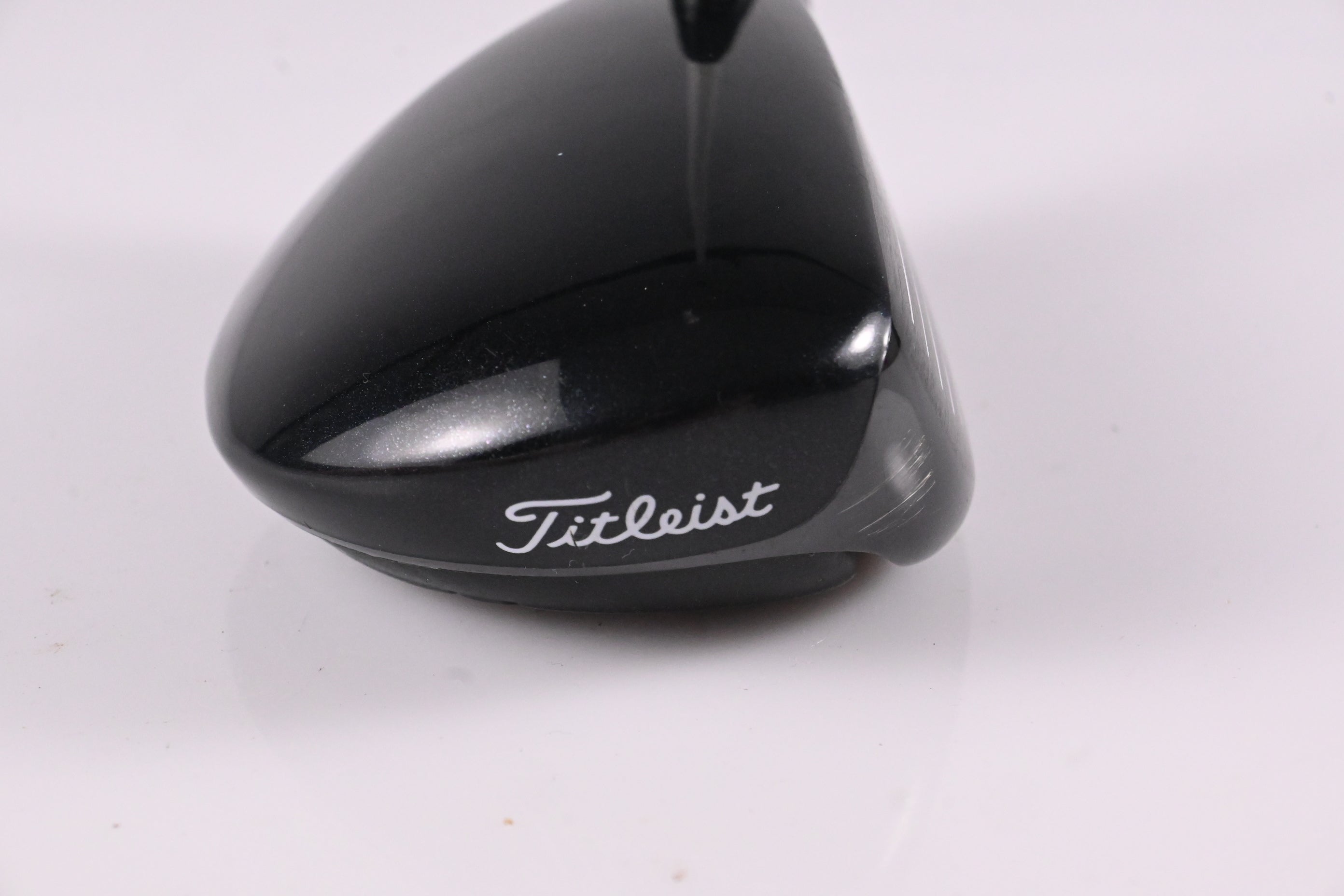 Titleist 915H #2 Hybrid / 18 Degree / Stiff Flex Aldila Rogue Black 85 Shaft