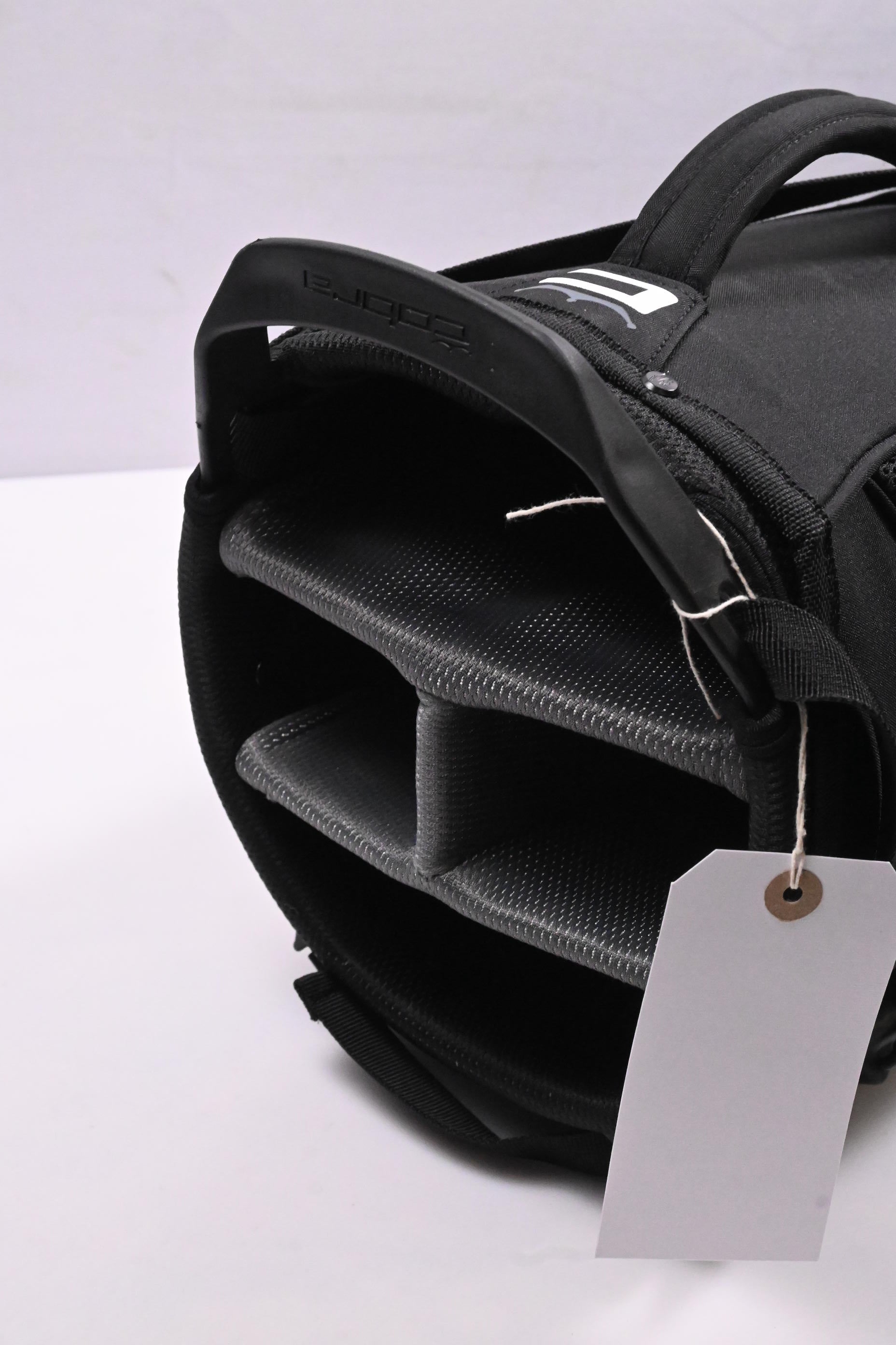 Cobra Ultralight Pro Stand Bag / 4-Way Divider / Black