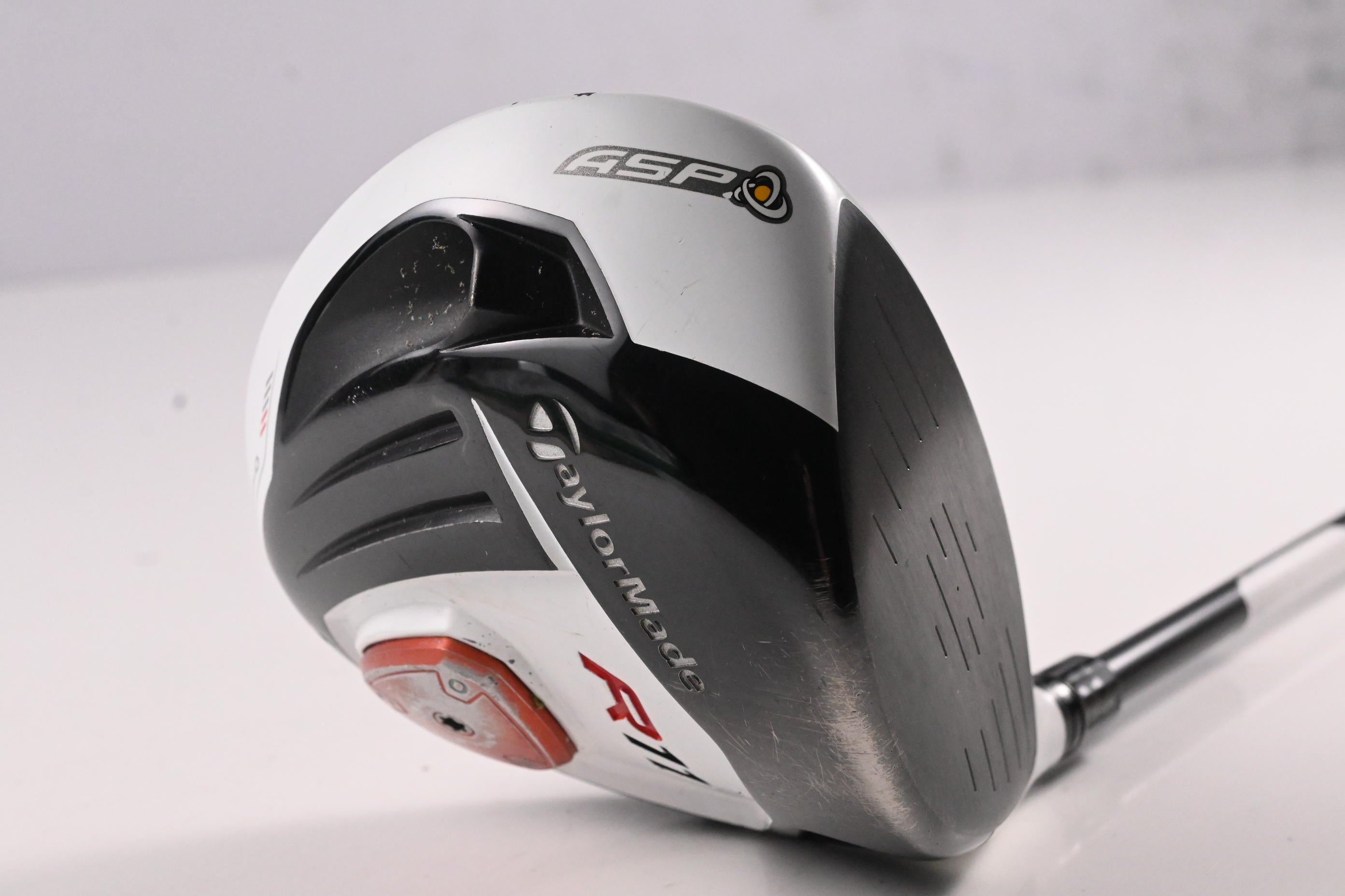 Taylormade R11 Driver / 10.5 Degree / Stiff Flex Fujikura Blur 60 Shaft