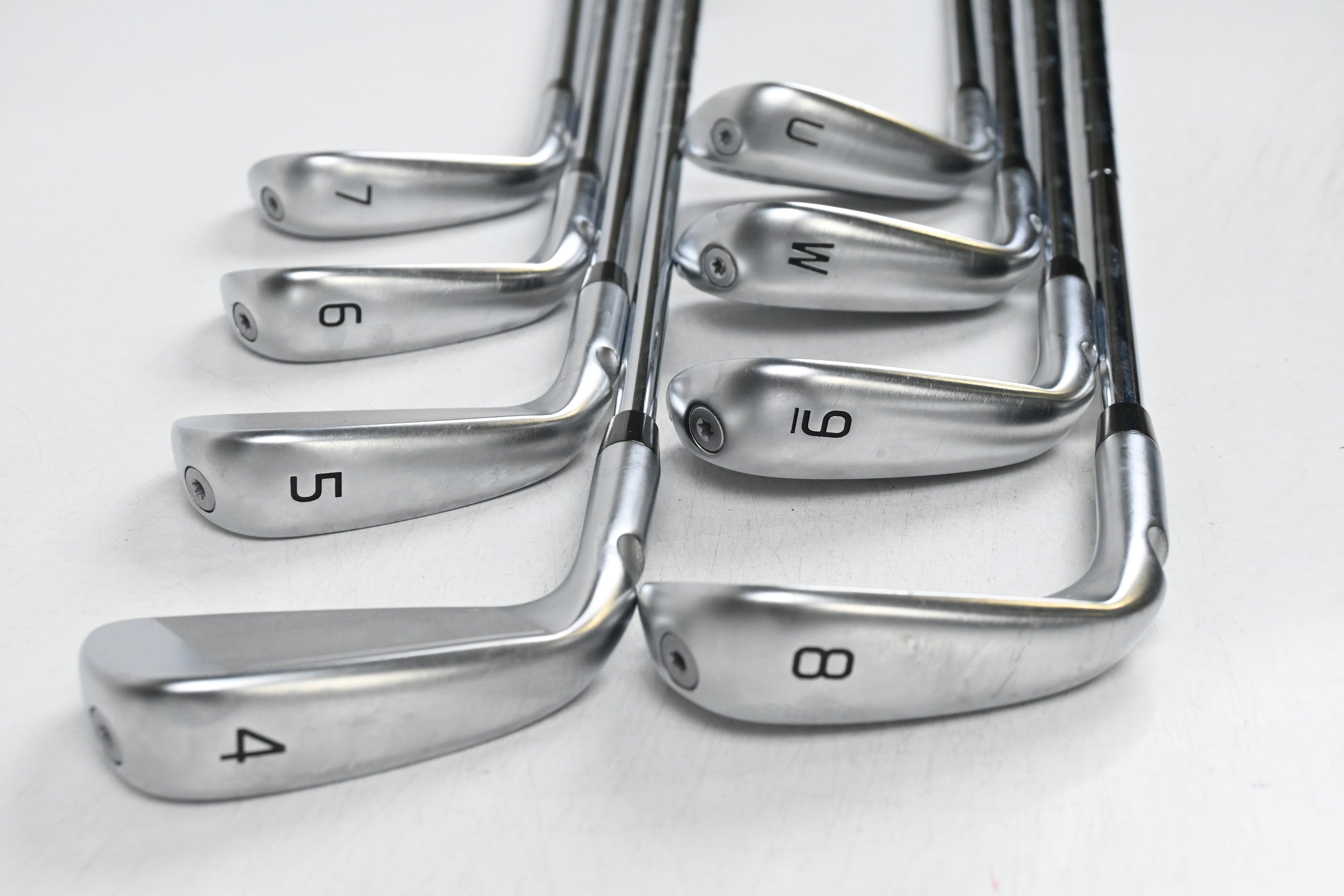 Ping i530 Irons / 4-PW+GW / Black Dot / Regular Flex Dynamic Gold Mid 100 R300