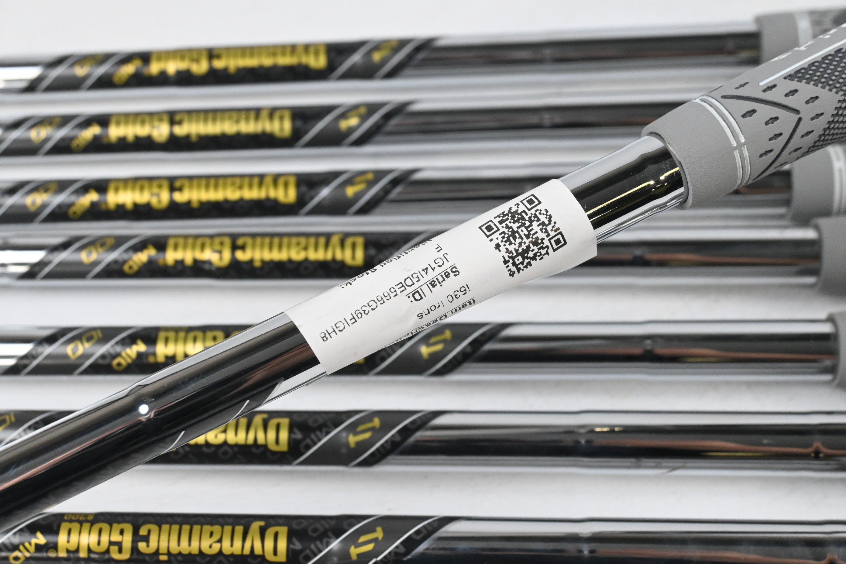Ping i530 Irons / 4-PW+GW / Black Dot / Regular Flex Dynamic Gold Mid 100 R300