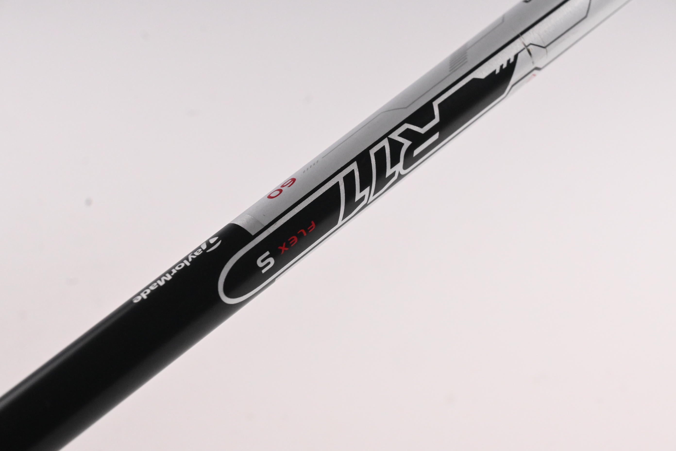 Taylormade R11 Driver / 10.5 Degree / Stiff Flex Fujikura Blur 60 Shaft