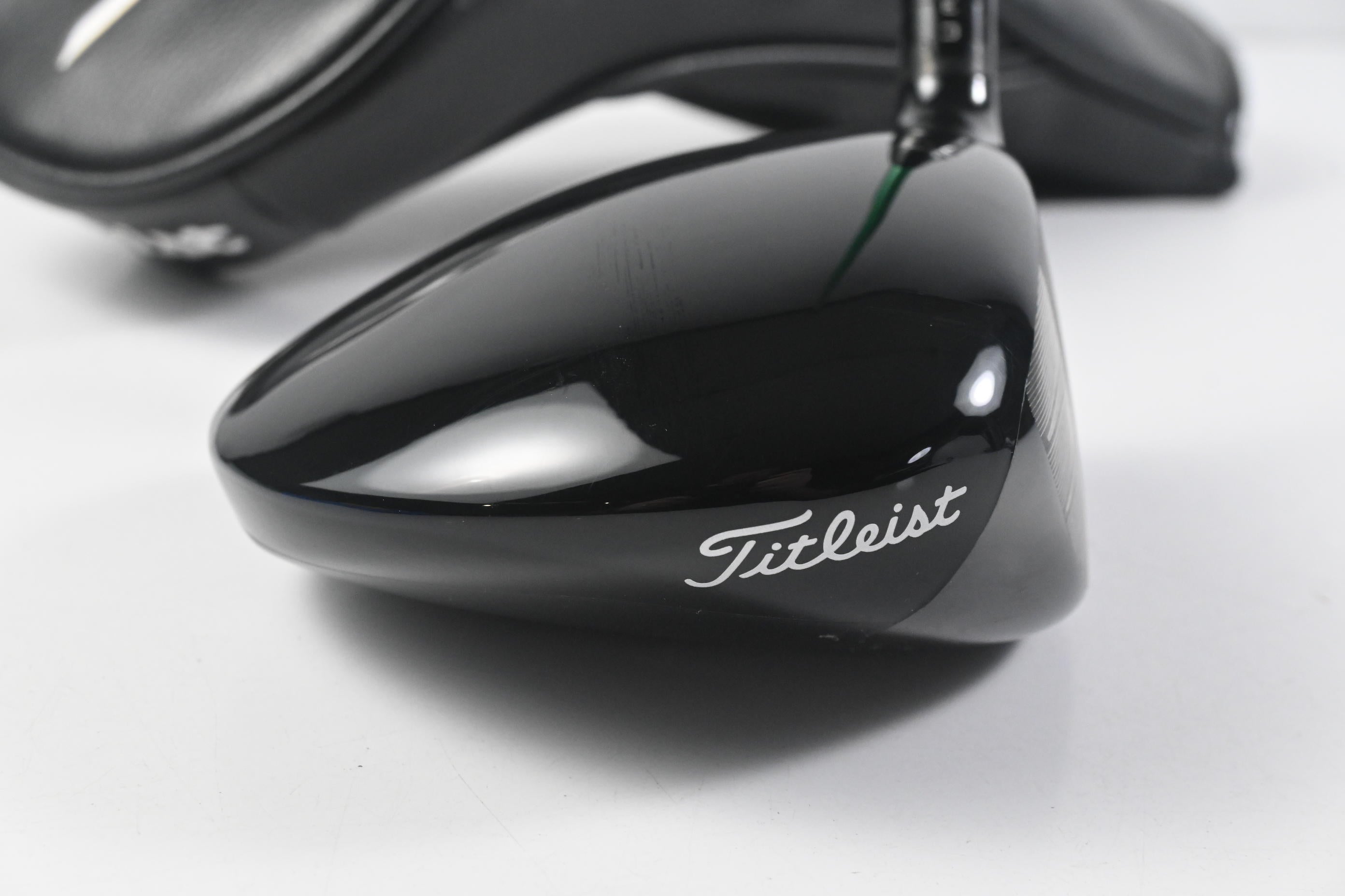 Titleist GT2 Driver / 9 Degree / Stiff Flex Accra GX Green 260 Shaft