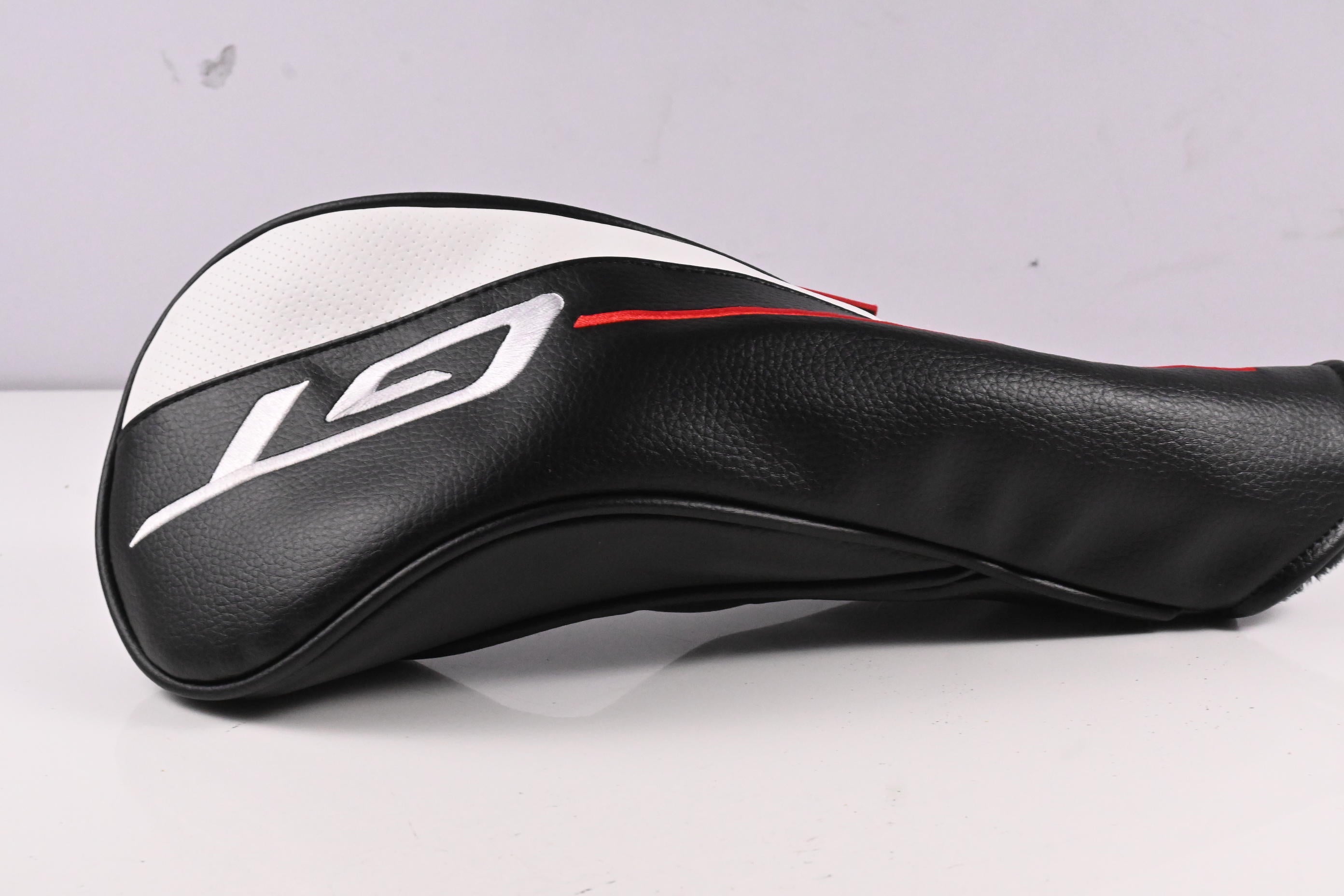 Left Hand Titleist GT2 Driver / 9 Degree / Regular Flex Denali Red 50 Shaft