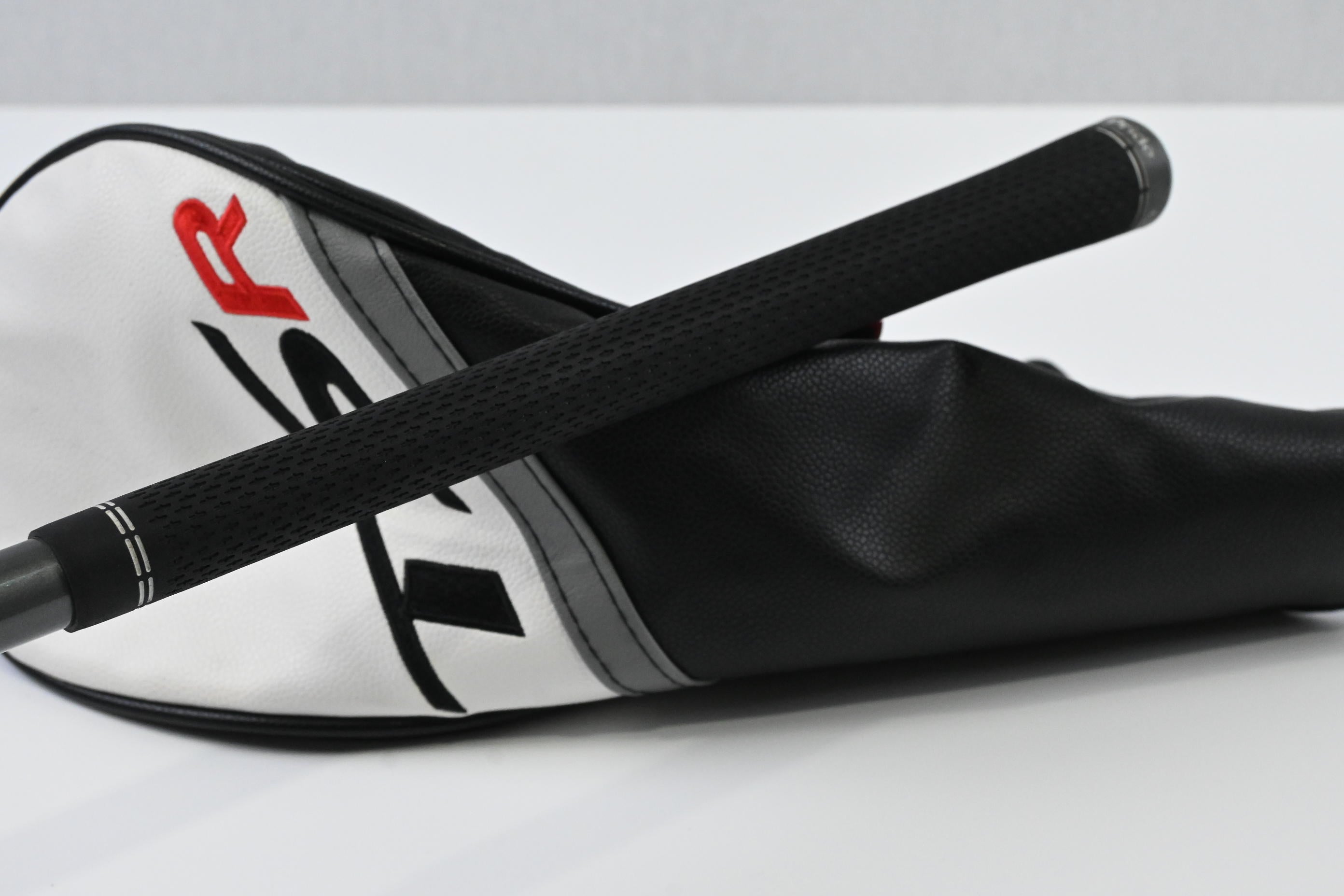 Left Hand Titleist TSR1 Driver / 10 Degree / Ladies Flex Aldila Ascent 35