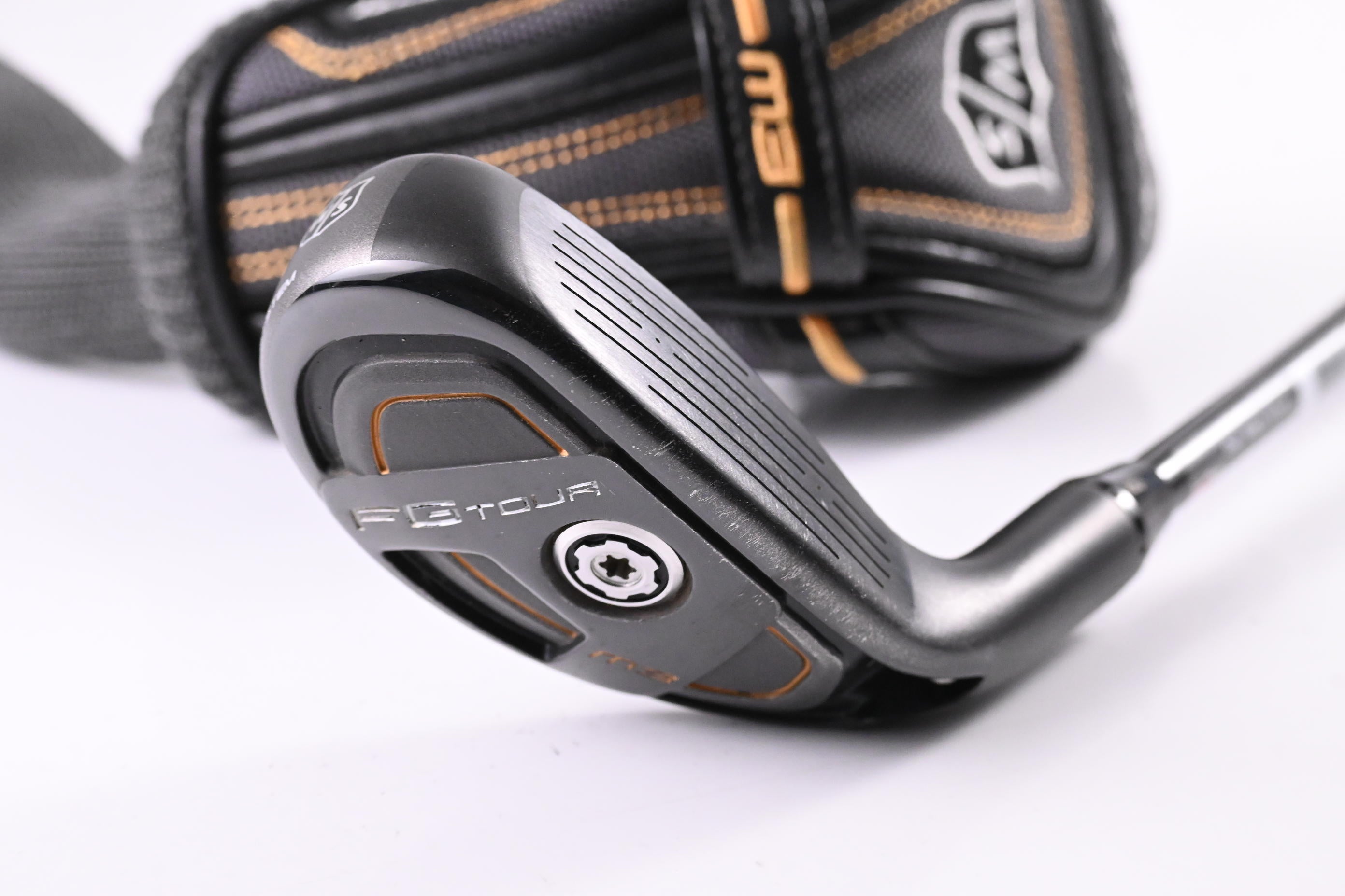 Wilson Staff FG Tour M3 #4 Hybrid / 21 Degree / Regular Flex Aldila RIP Phenom