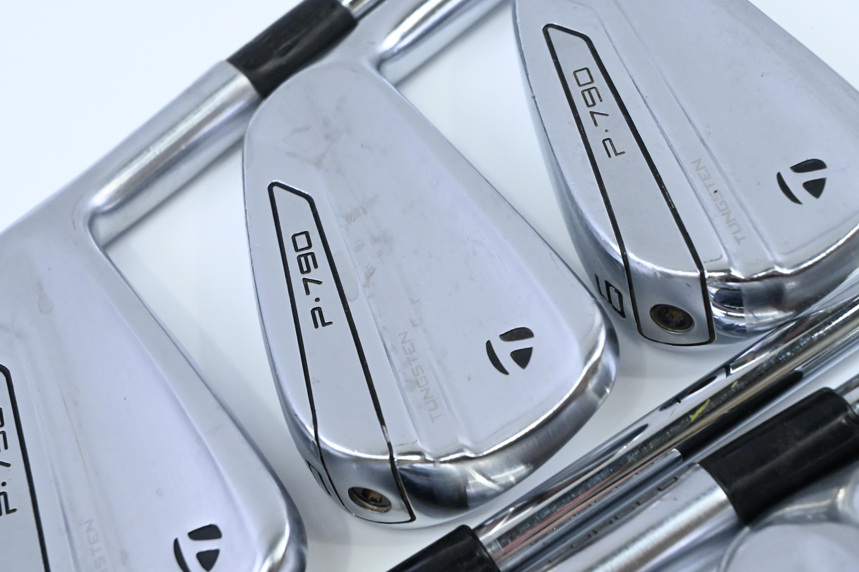 Taylormade P790 2017 Irons / 4-PW / Regular Flex Elevate 95 Shafts